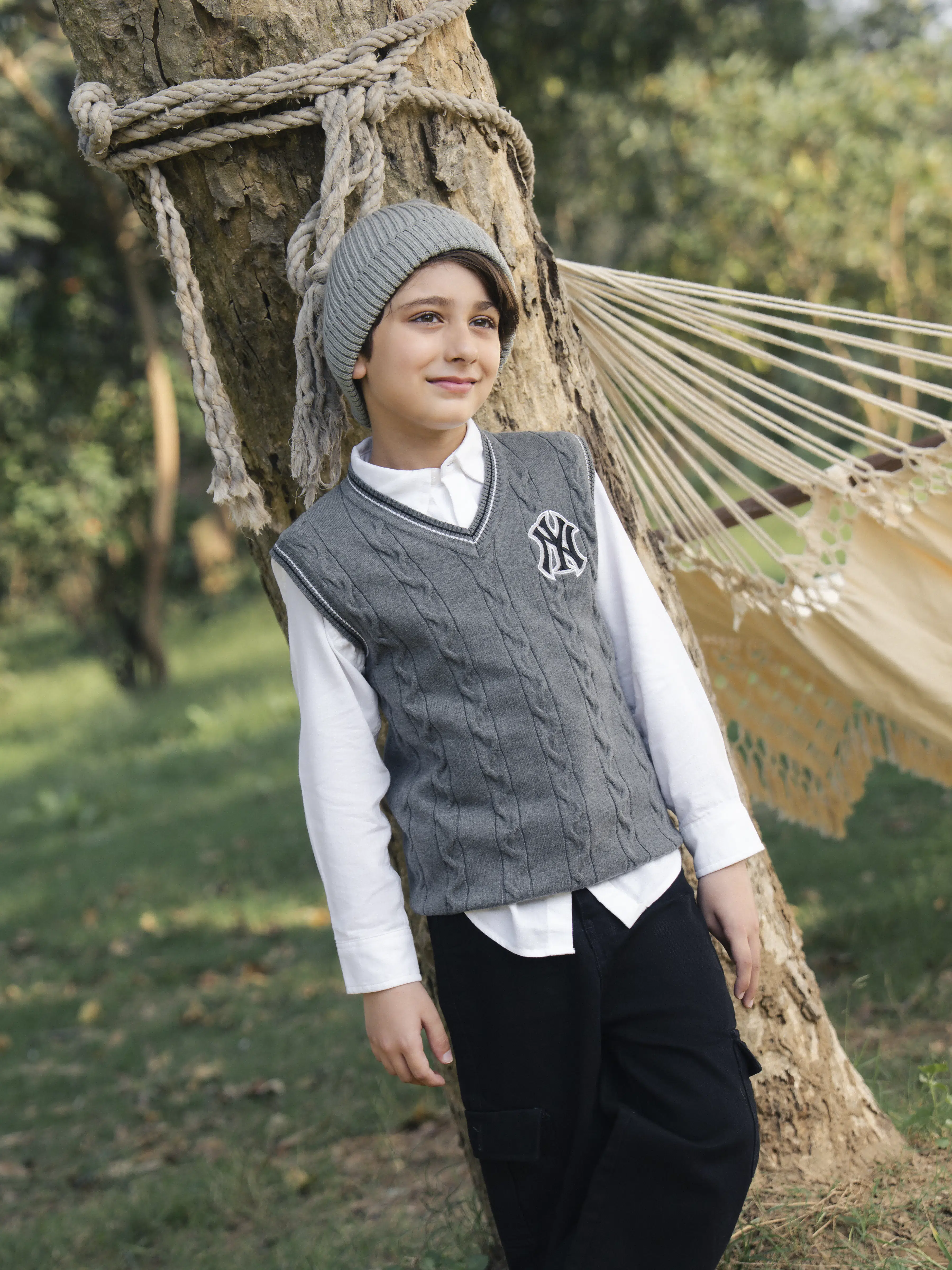 Sleeveless Cable Knit Sweater - EBTSWT5-006