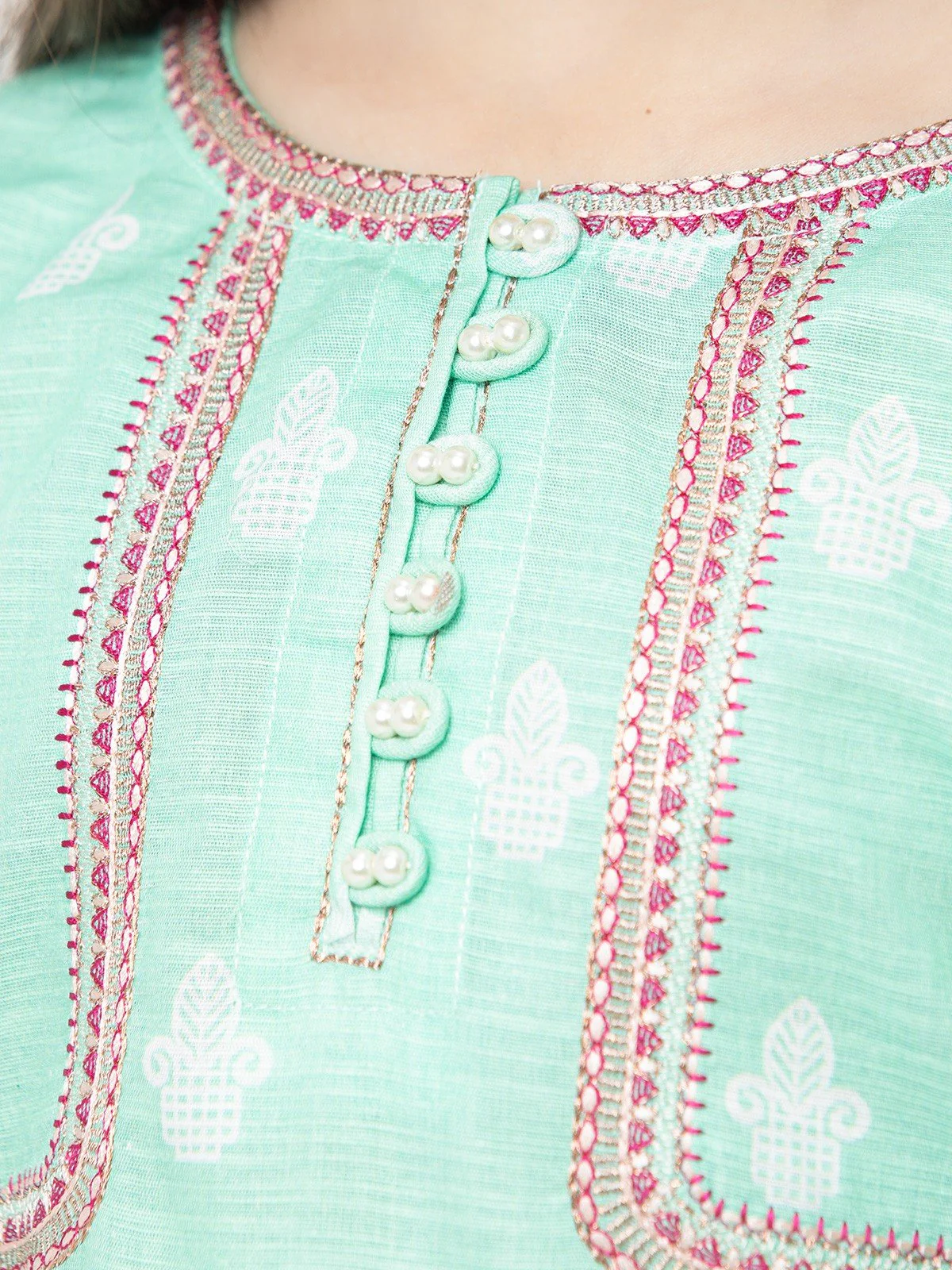 Embroidered Khaddar Shirt Trouser - EGTKE22-70315 (2-Pcs) - Image 4