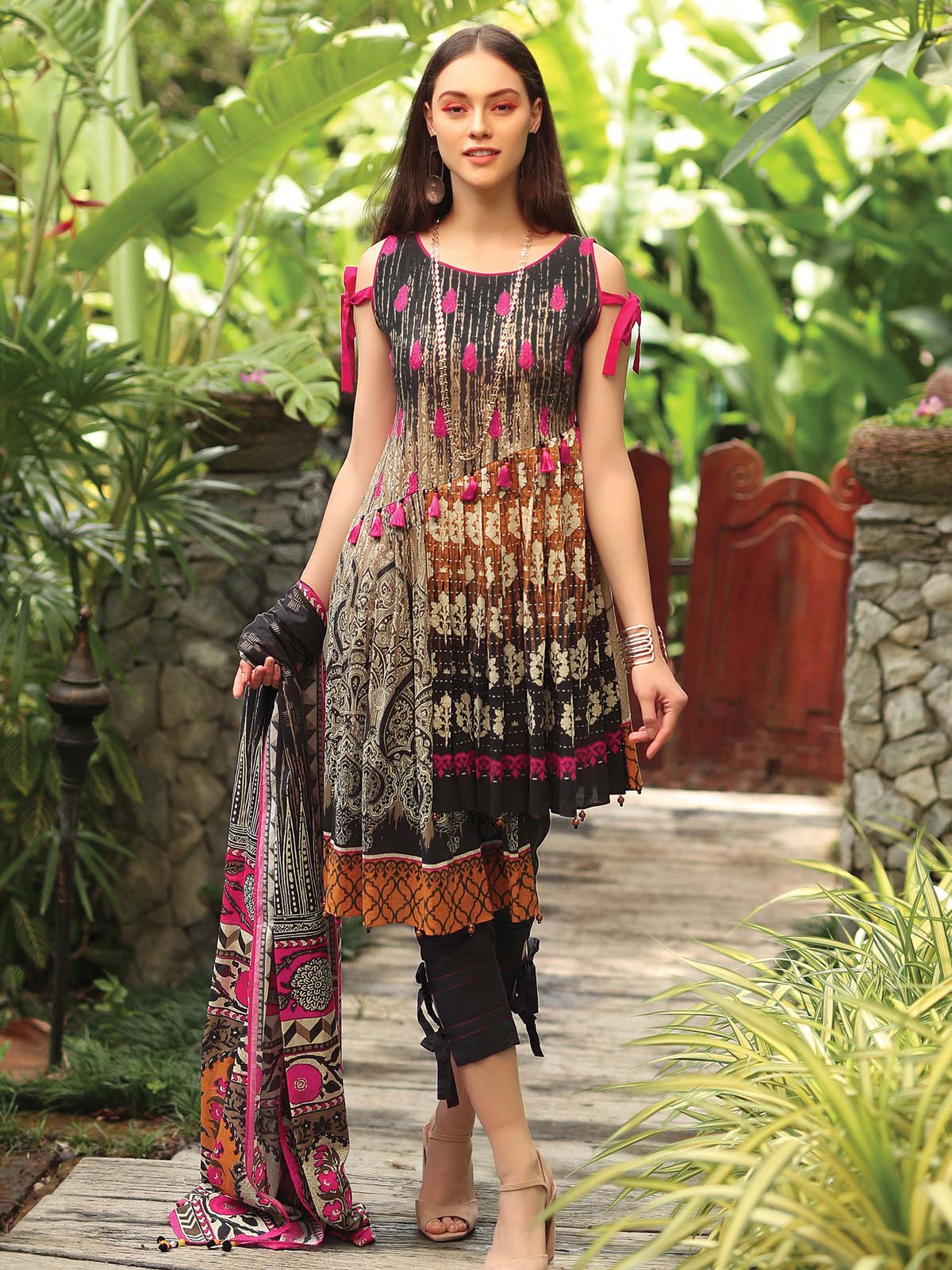 Embroidered Lawn Suit - ELU19V4-19678