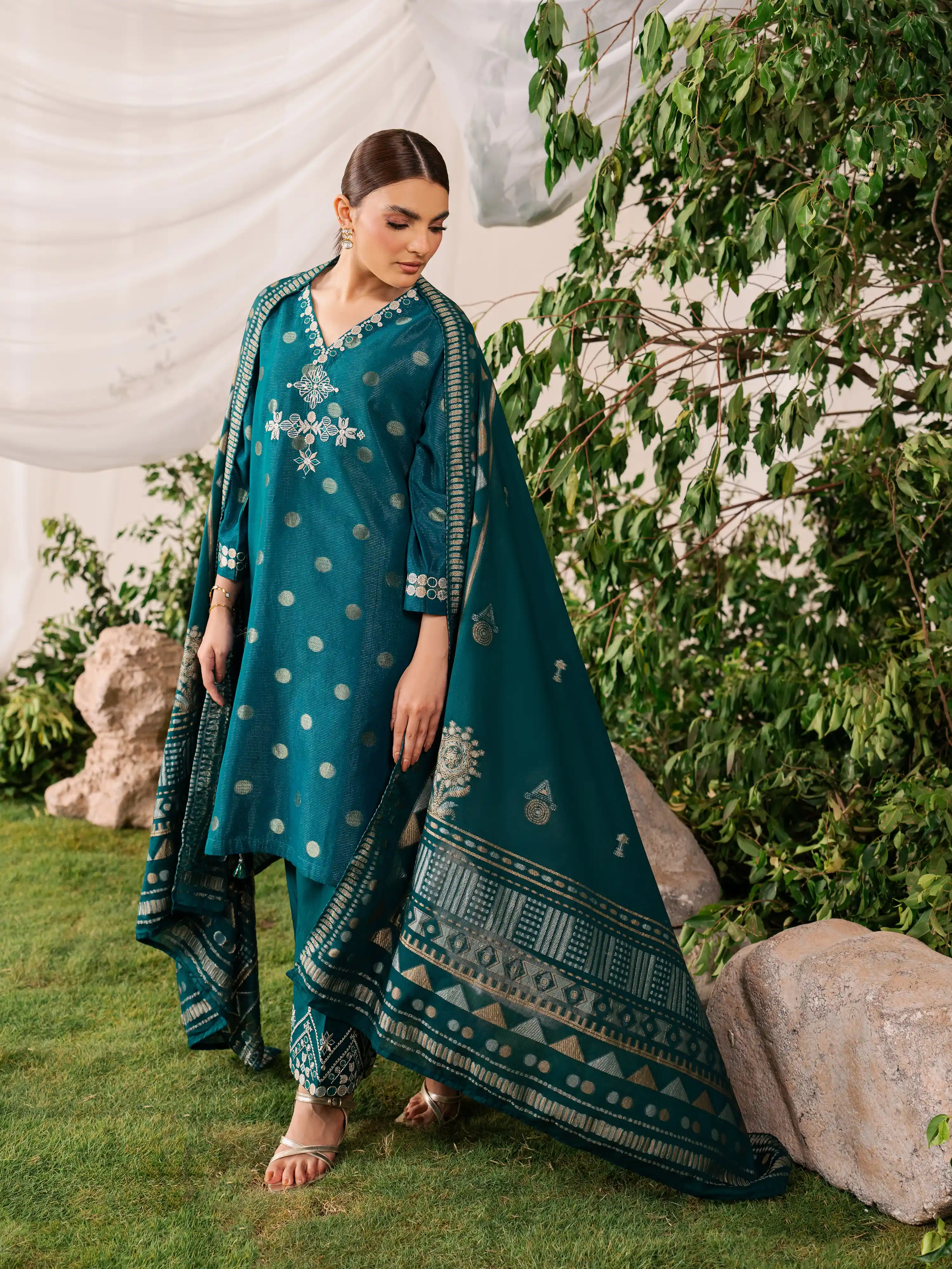 Embroidered Jacquard Suit - EWTKED6-86275-3P - Image 5