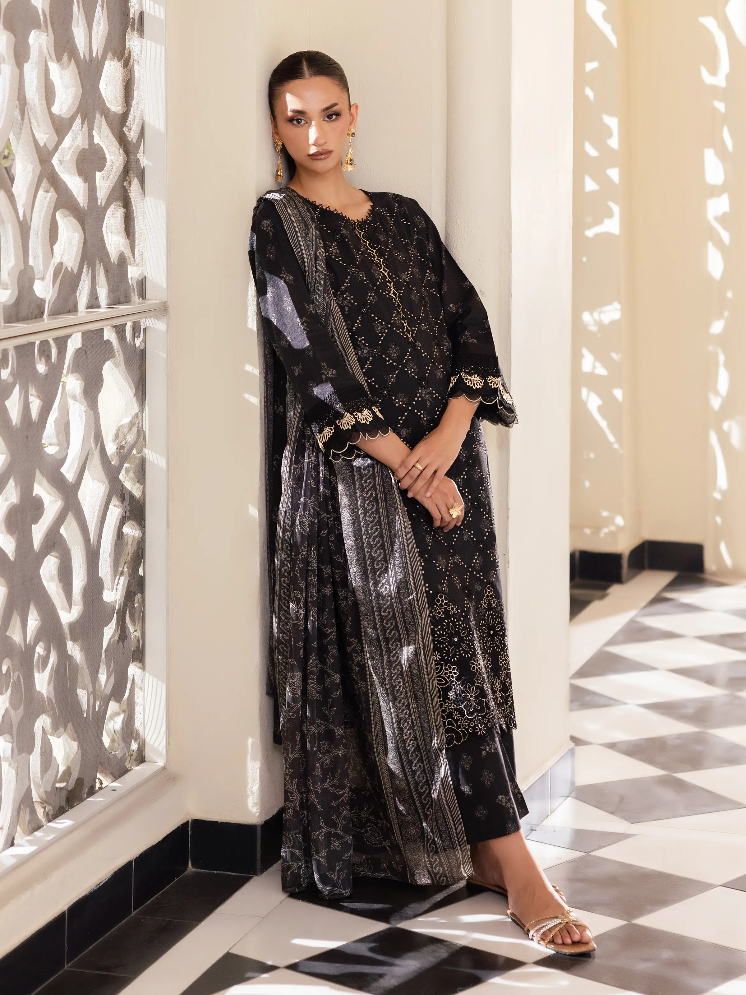 Embroidered Lawn  Shirt - EWU5V1-31429S - Image 5