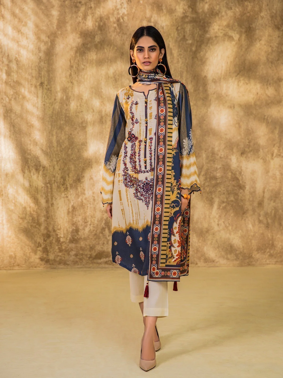 Embroidered Viscose Suit - EWU20V13-20123