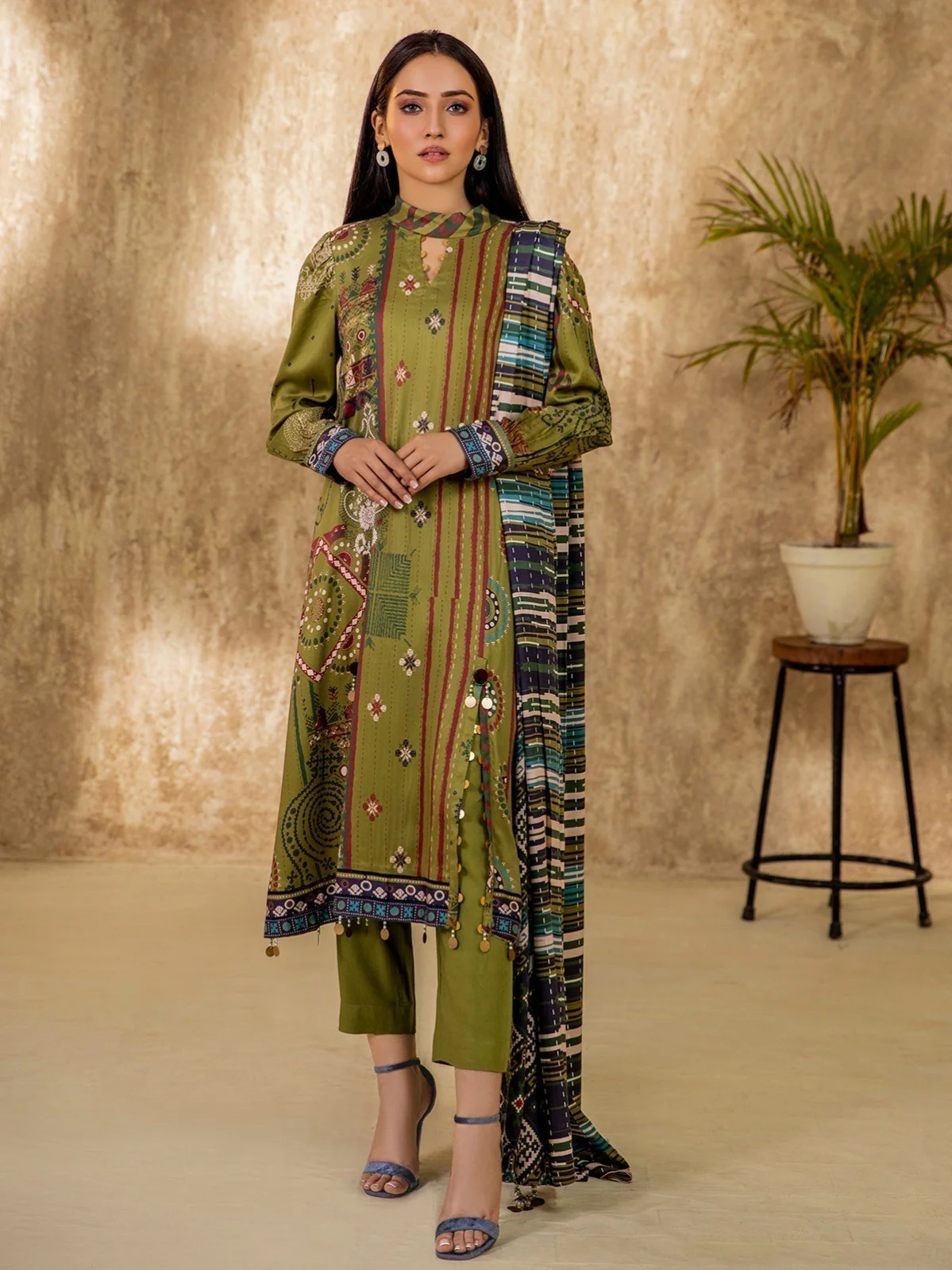 Embroidered Viscose Suit - EWU20V13-20125
