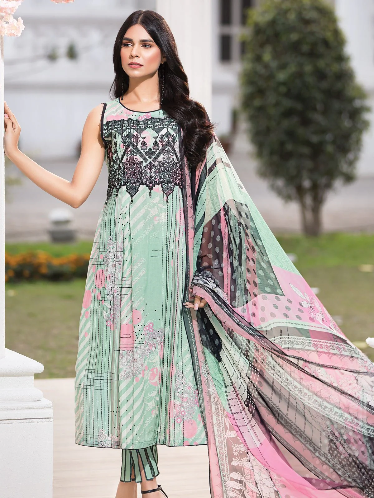 Embroidered Lawn Suit - EWU20V4-19977