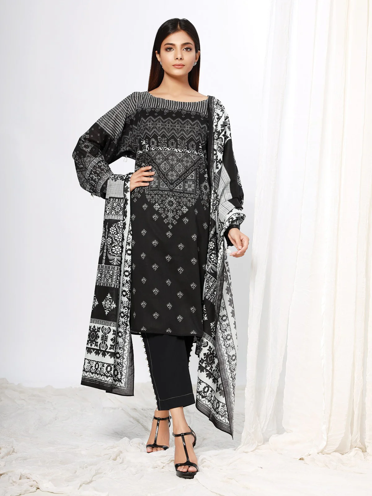 Printed Lawn Suit - EWU21M4-21006