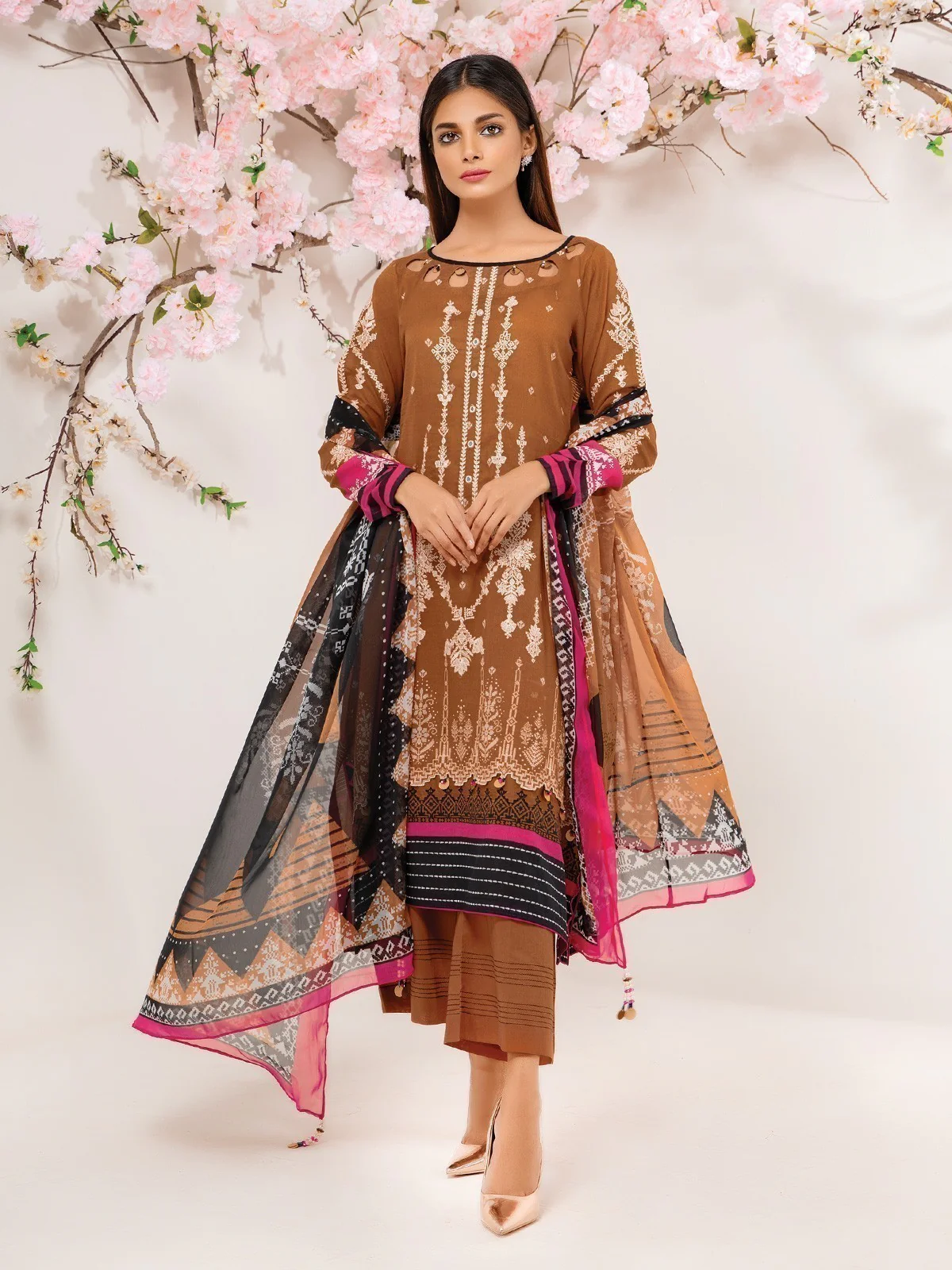 Embroidered Lawn Suit - EWU21V2-20461