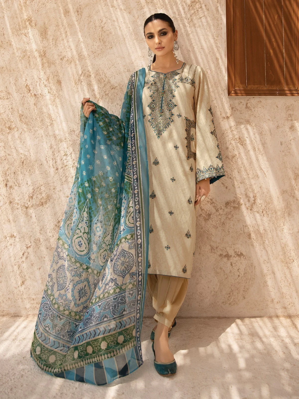Embroidered Jacquard Suit - EWU21V2-20852