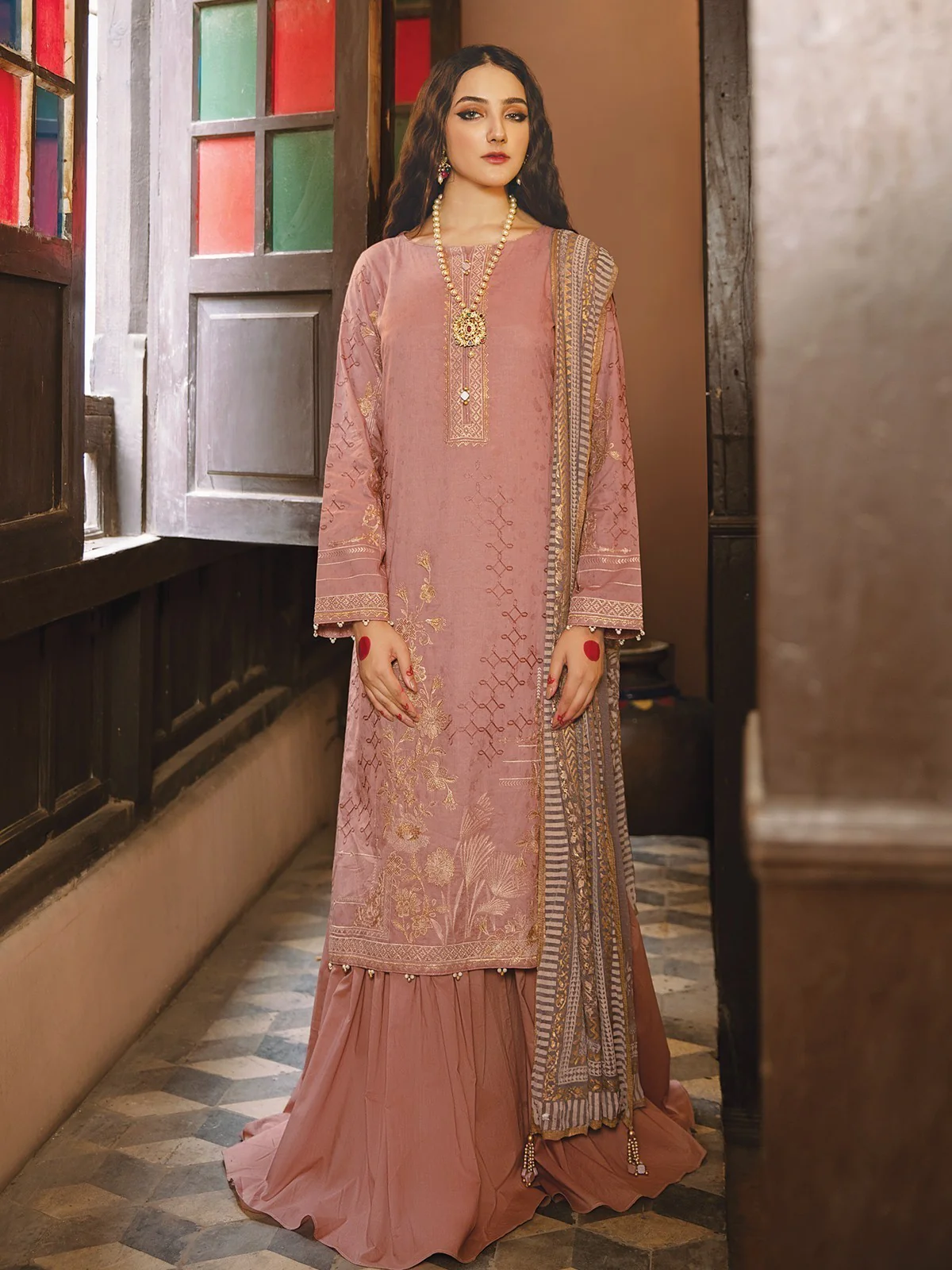 Embroidered Jacquard Suit - EWU21V6-21132