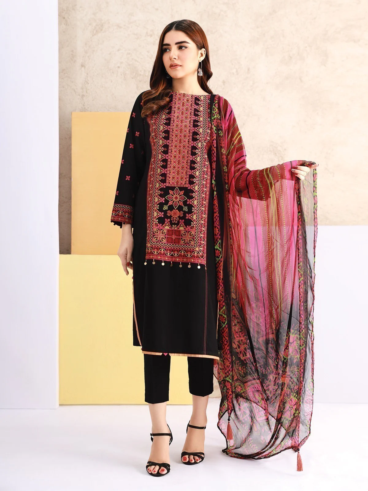 Embroidered Khaddar Suit - EWU21V8-21648