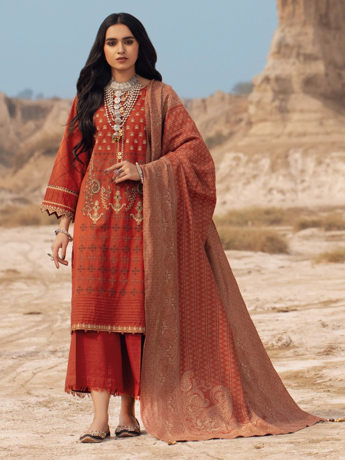 Embroidered Twill Suit - EWU21V8-21804