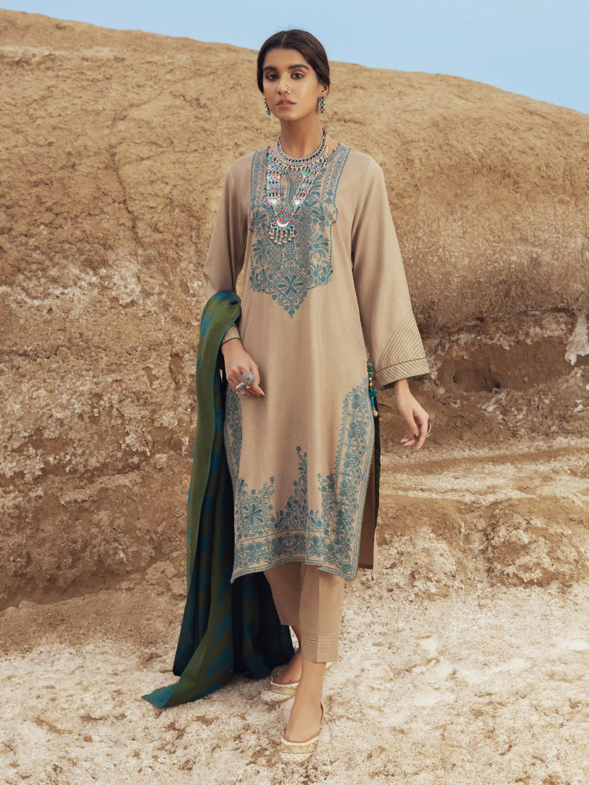 Embroidered Crepe Suit - EWU21V8-21822