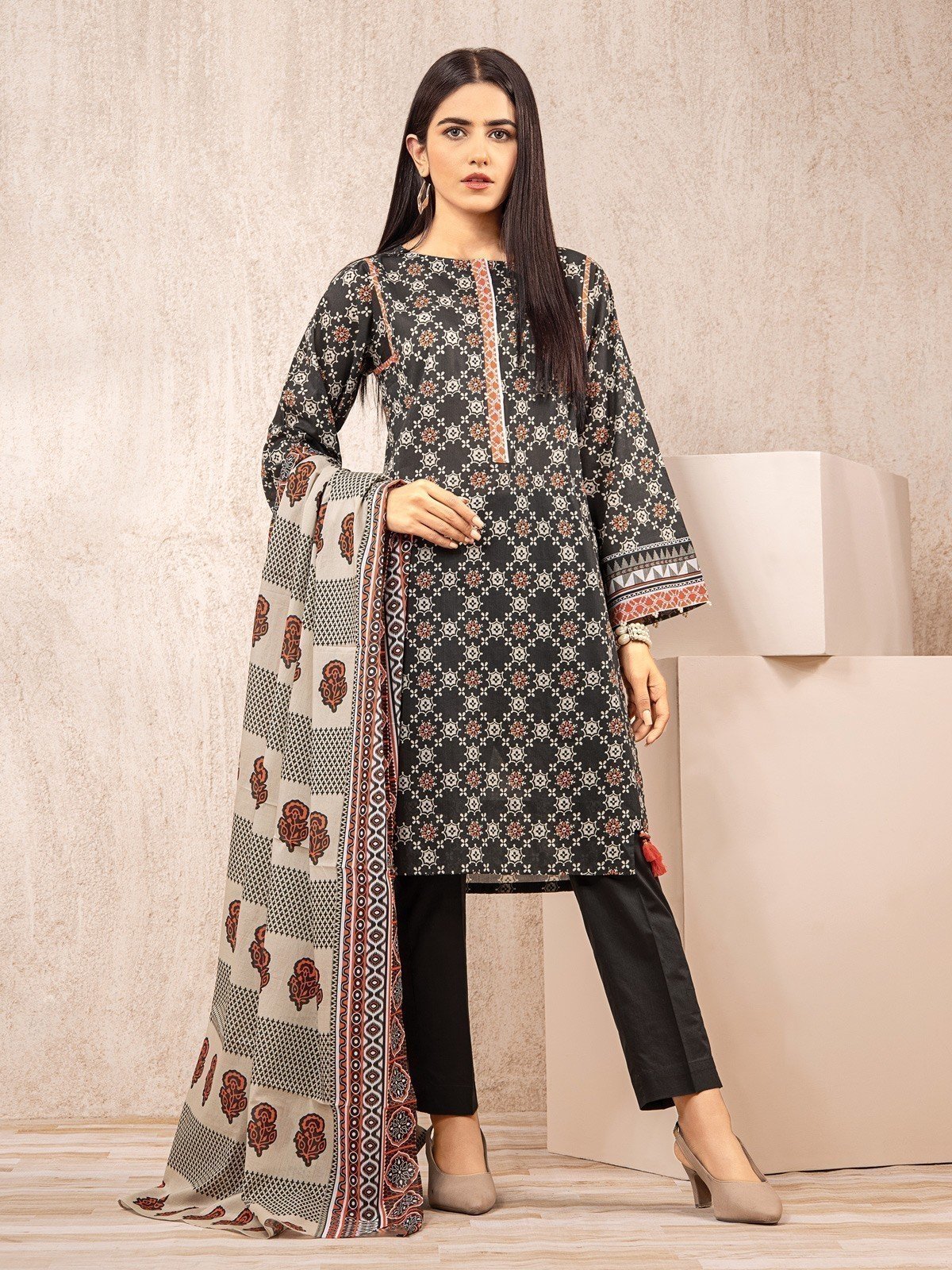 Printed Khaddar Suit - EWU22A3-23466