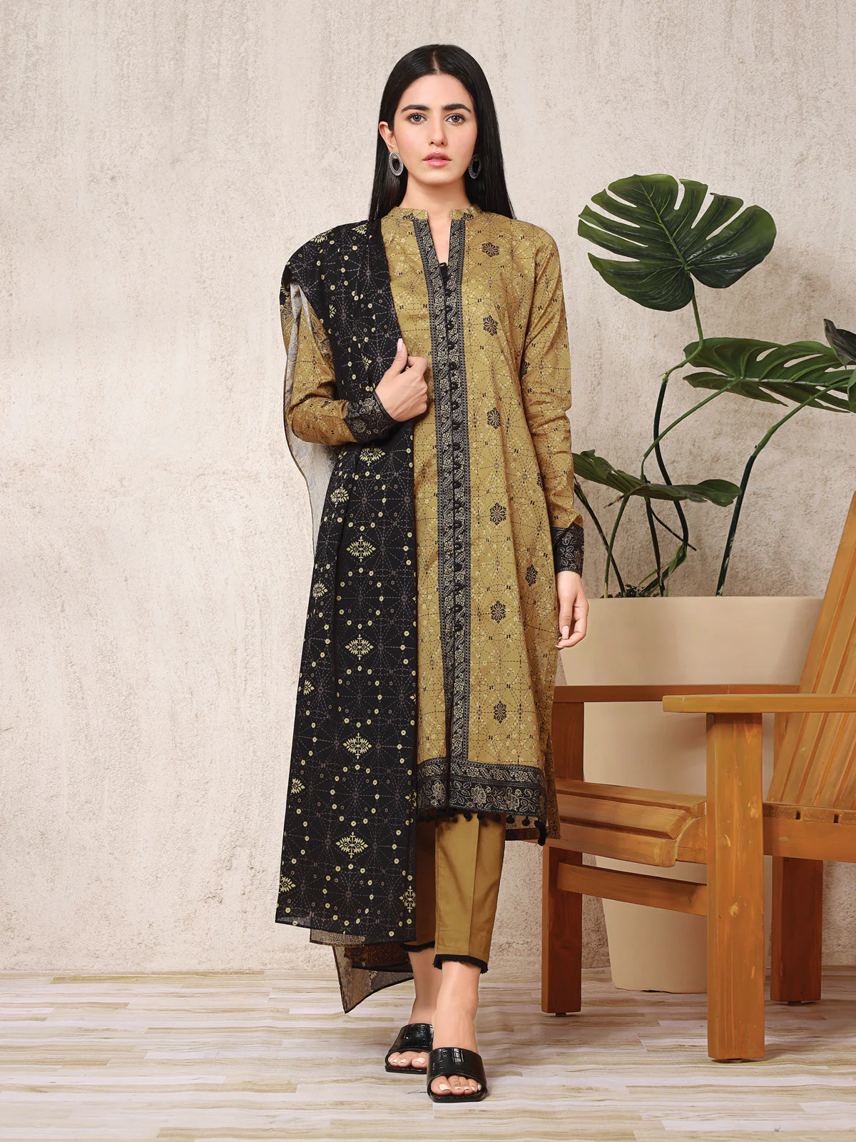Printed Khaddar Shirt Dupatta - EWU22A3-24256SD