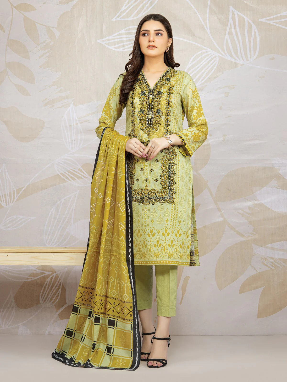 Embroidered Lawn Suit - EWU22V1-23648
