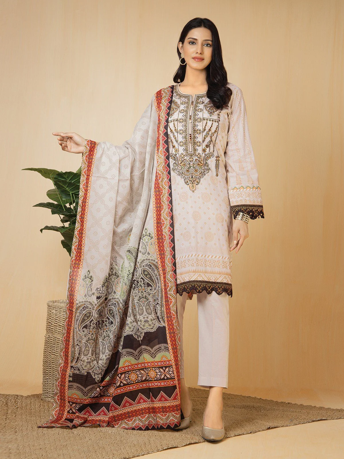 Embroidered Lawn Suit - EWU22V1-23658