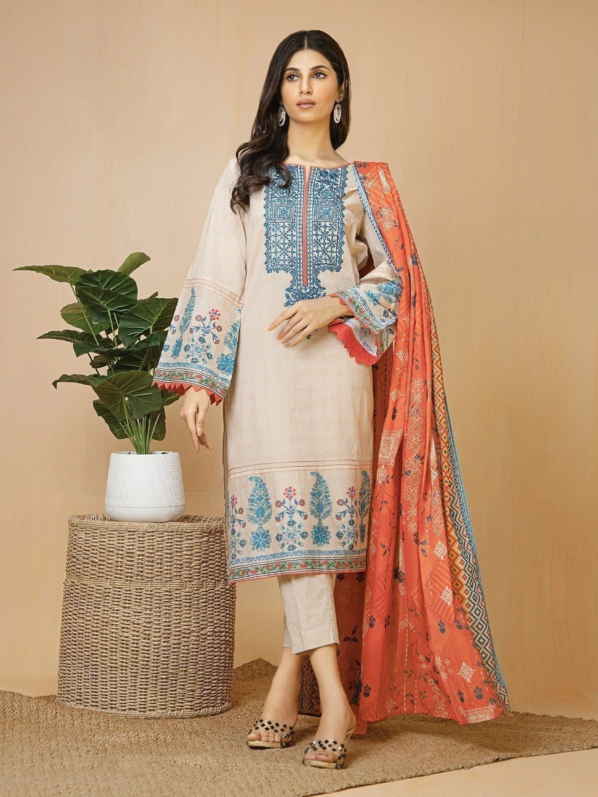 Embroidered Lawn Suit - EWU22V1-23711