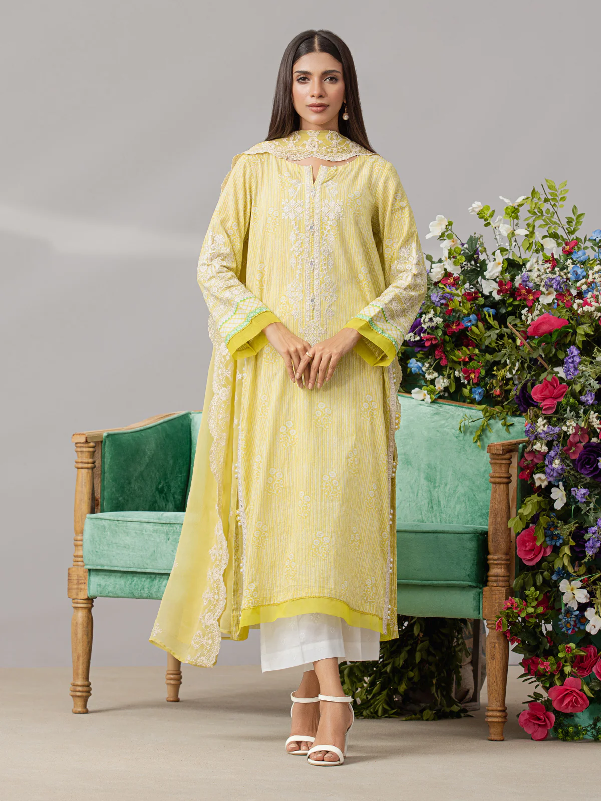 Embroidered Lawn Suit - EWU22V1-26510 - Image 9