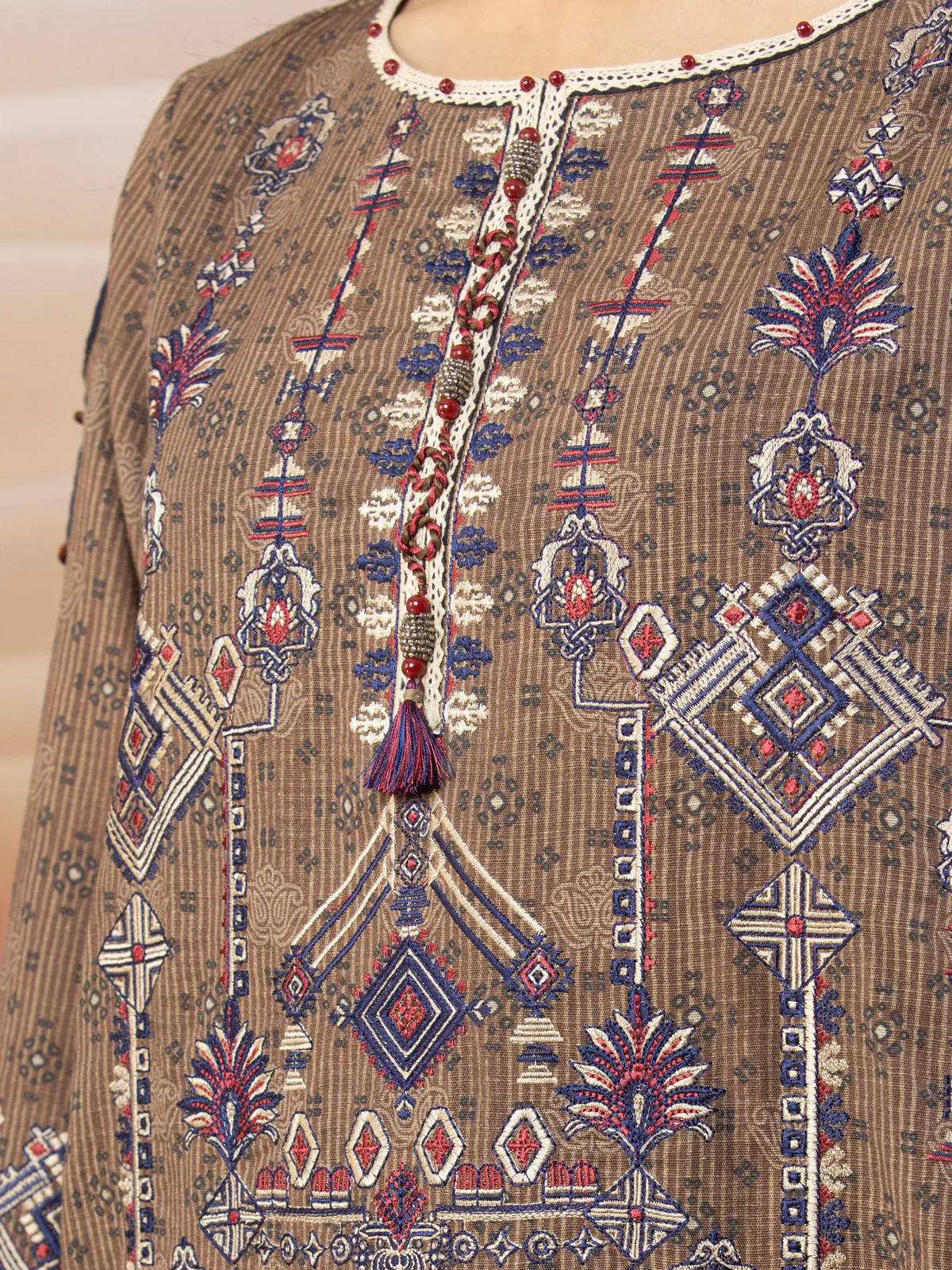 Embroidered Crepe Suit - EWU22V10-25017 - Image 3