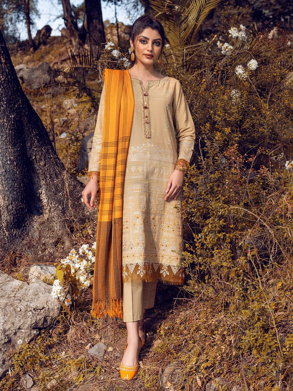 Embroidered Crepe Suit - EWU22V10-25076