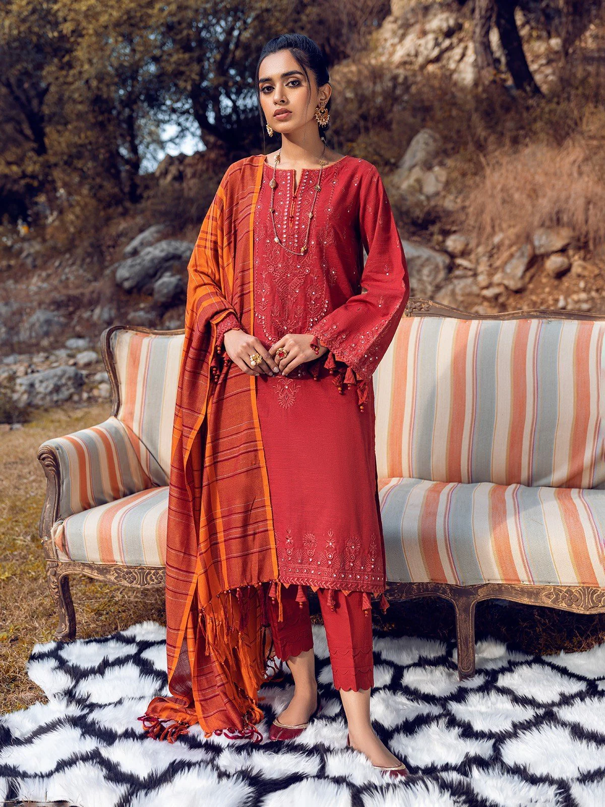 Embroidered Crepe Suit - EWU22V10-25078
