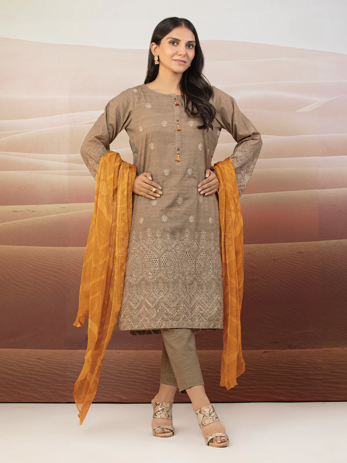 Embroidered Khaddar Suit - EWU22V12-25008 - Image 5