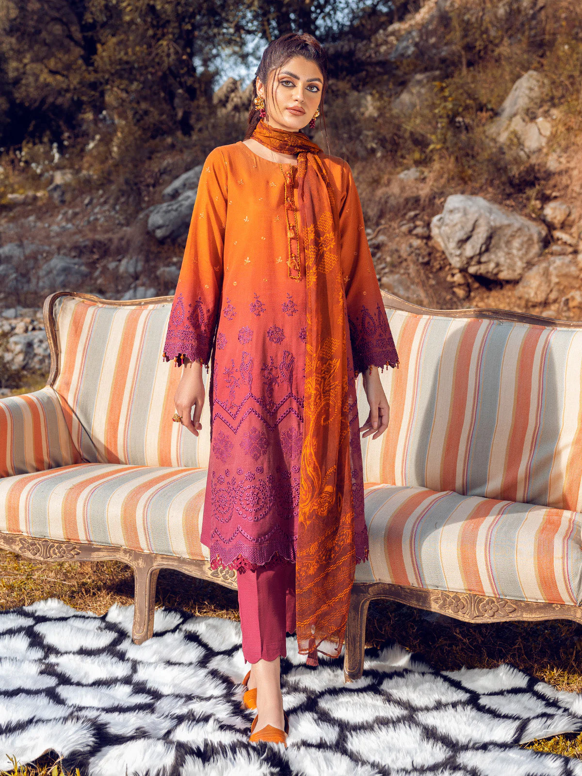 Embroidered Khaddar Shirt Dupatta - EWU22V12-25012SD