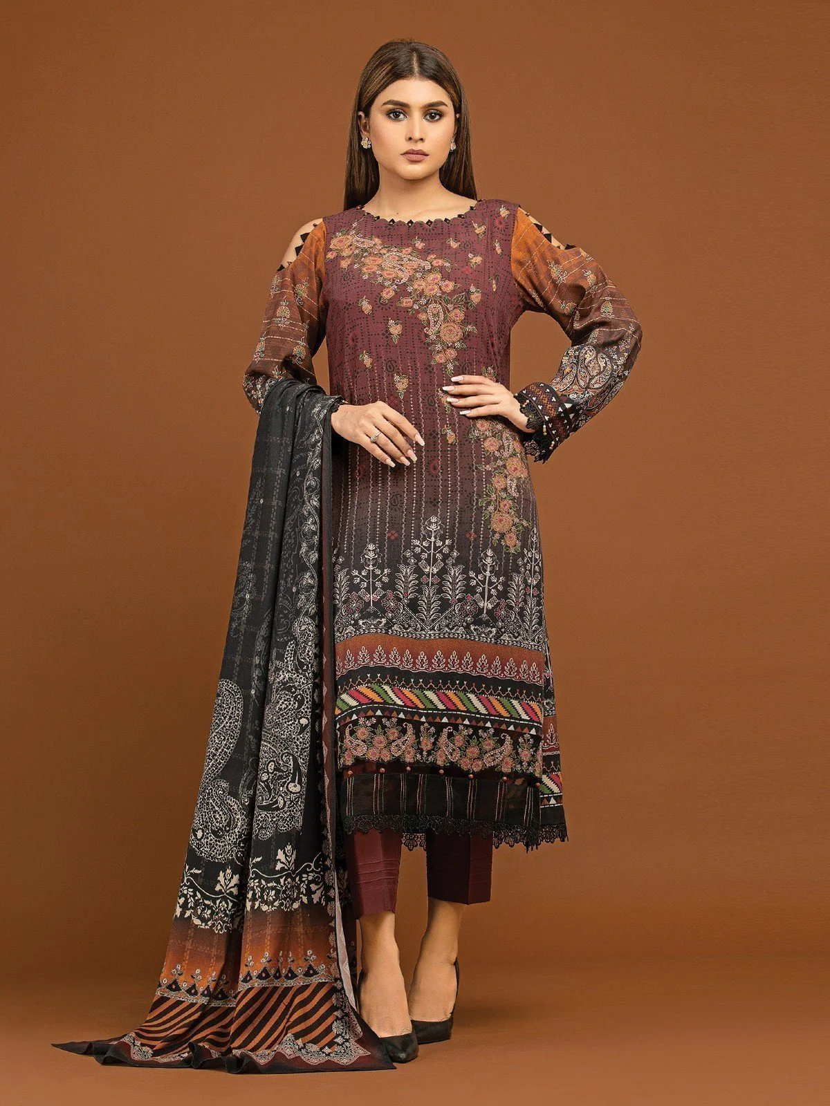 Embroidered Viscose Suit - EWU22V13-24041