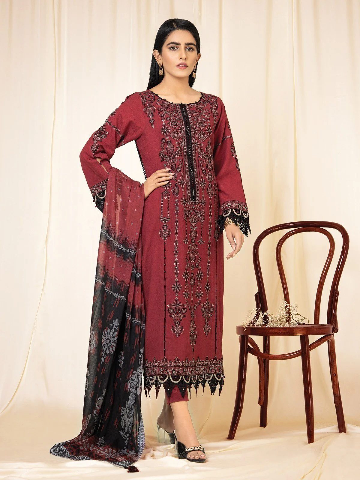 Embroidered Jacquard Suit - EWU22V3-23728