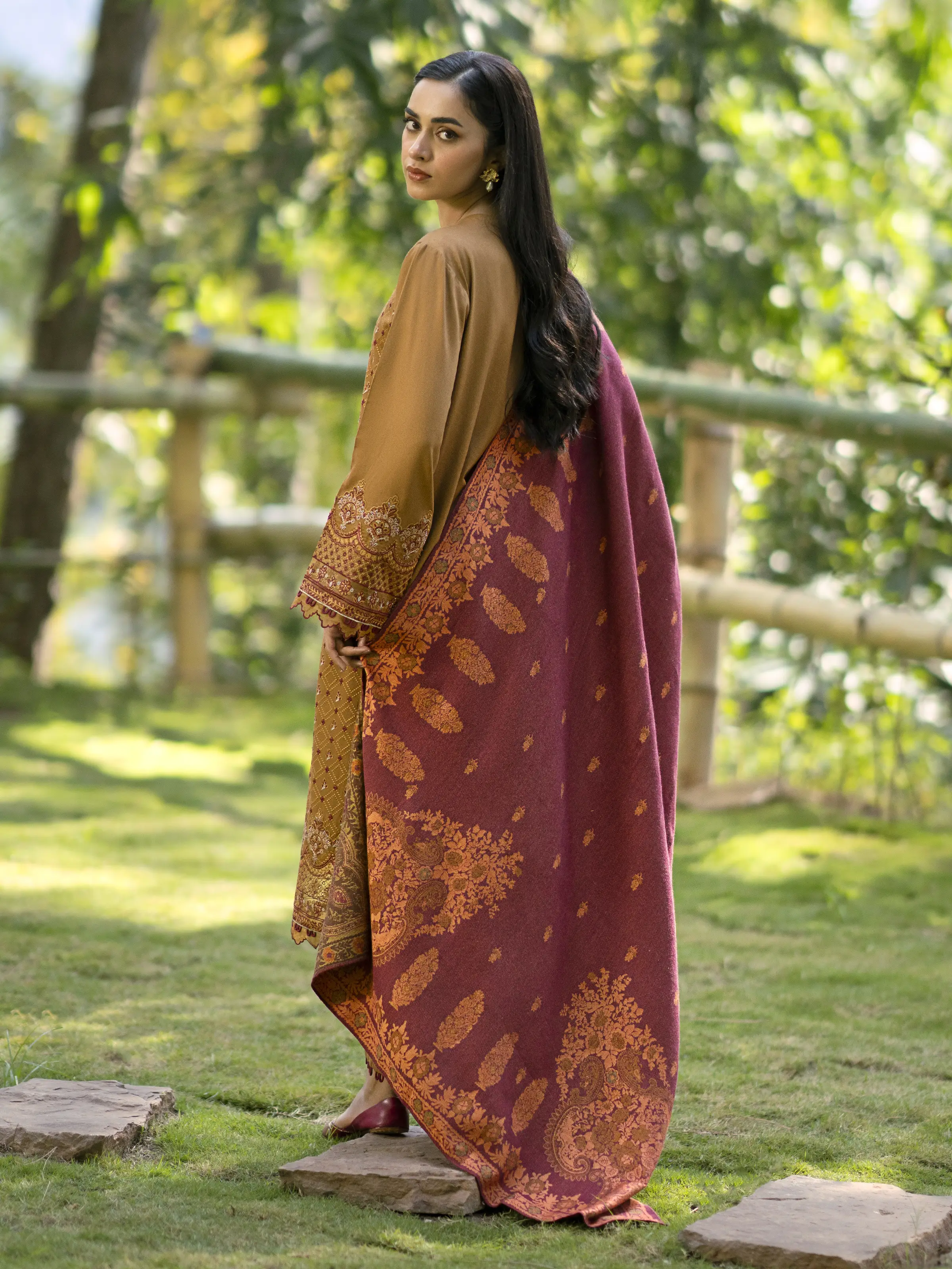 Embroidered Marina Twill Shirt Dupatta - EWU24V14-30212SD - Image 6
