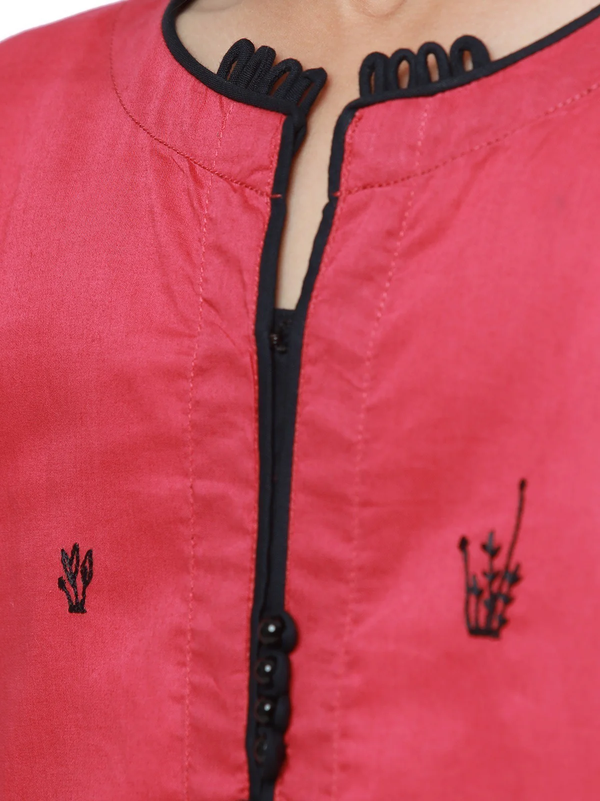 Embroidered Lawn Shirt - EGTKE22-70379 - Image 4