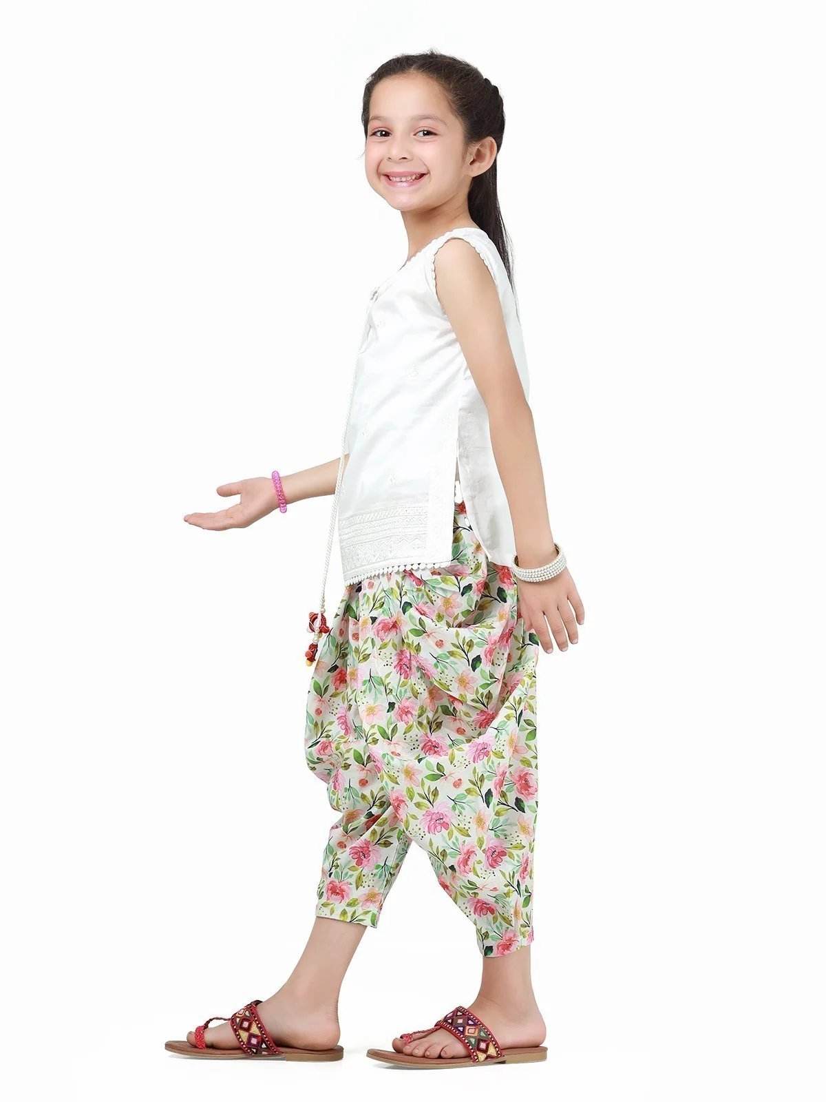 Embroidered Lawn Shirt Trouser - EGTKE23-70337 (ST) - Image 3