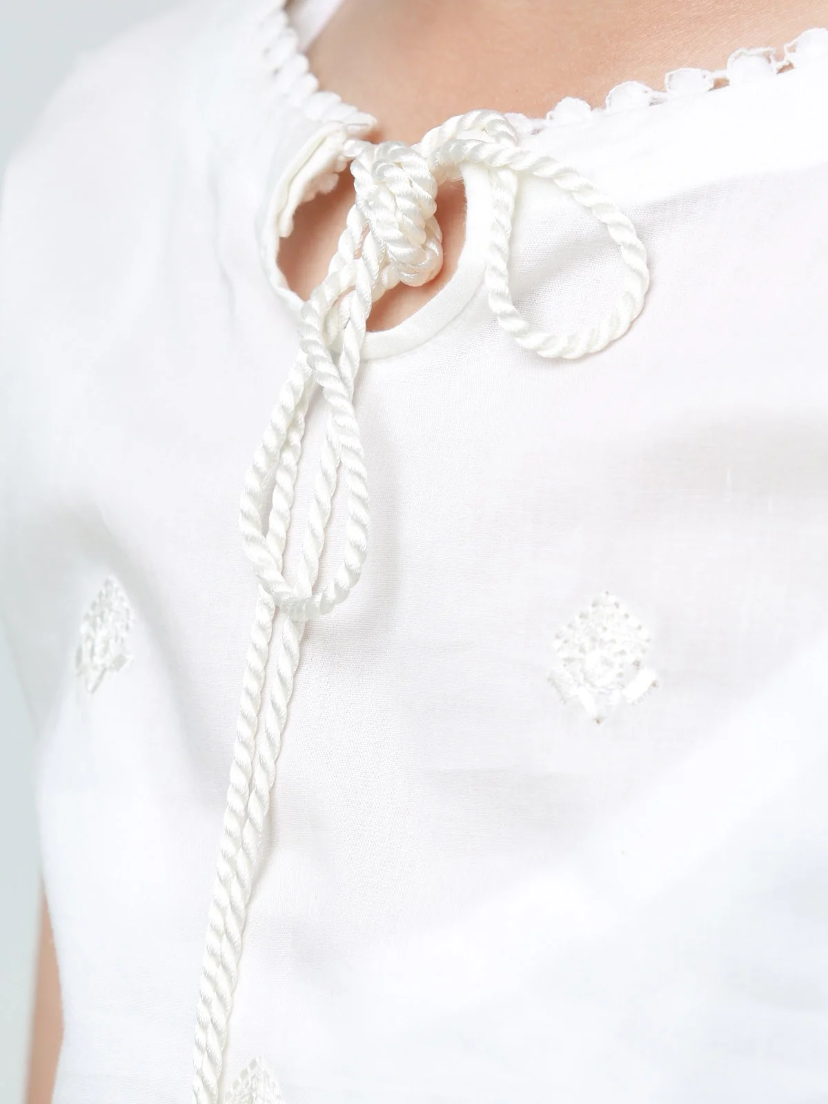 Embroidered Lawn Shirt Trouser - EGTKE23-70337 (ST) - Image 4