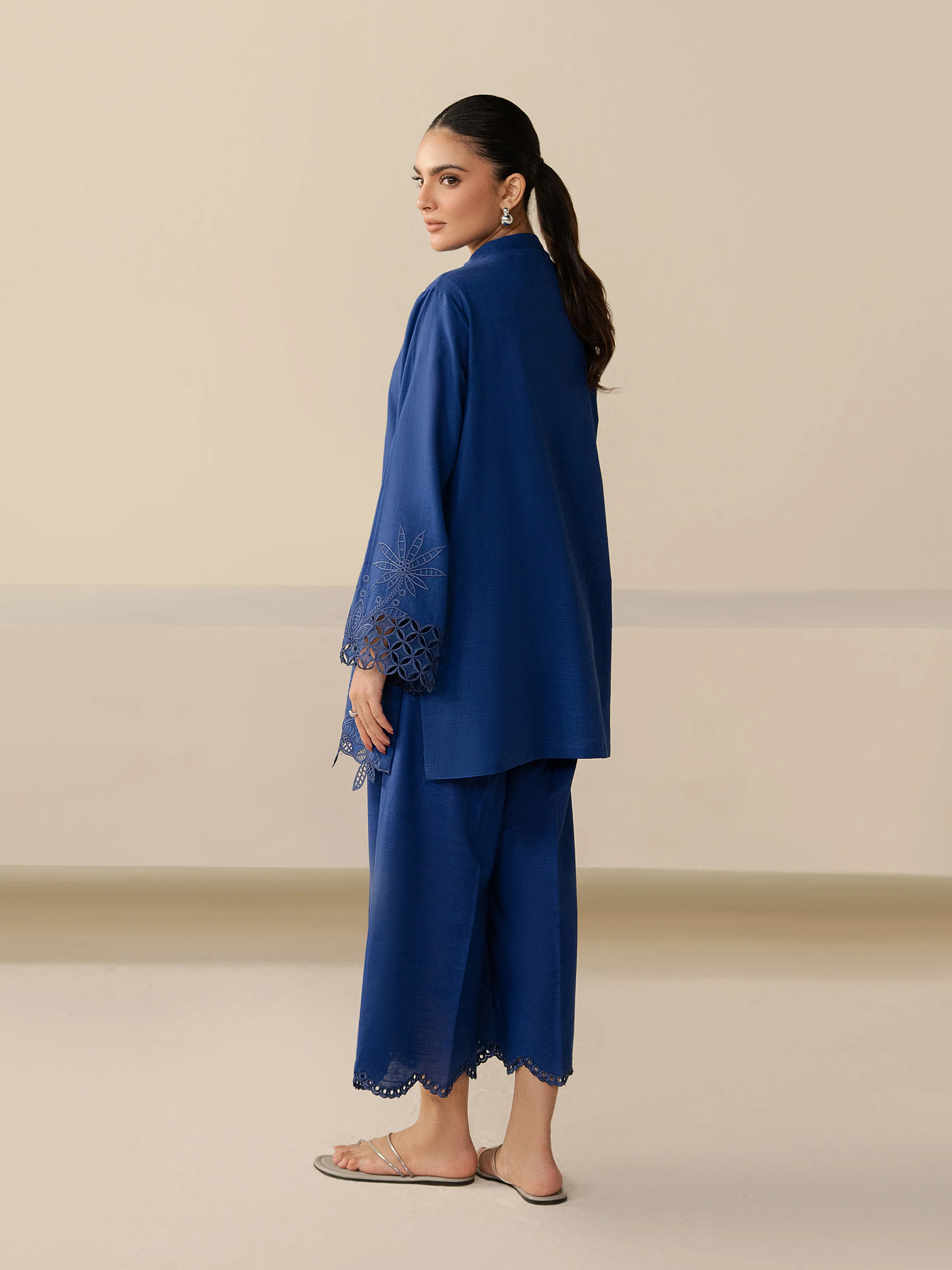 Embroidered Khaddar Co-Ord Set - EWTKED5-84001ST - Image 6