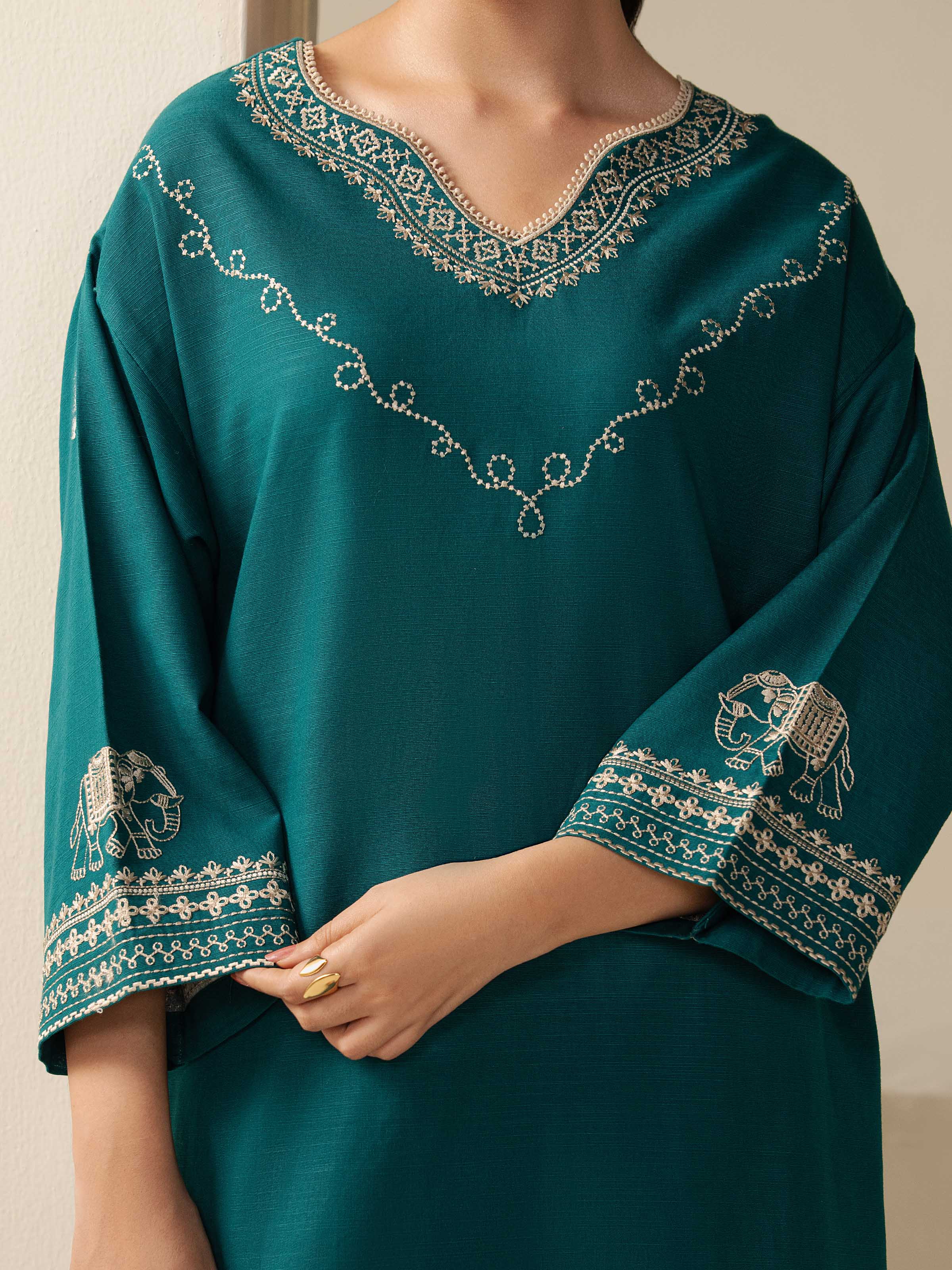 Embroidered Khaddar Co-Ord Set - EWTKED5-84002ST - Image 3