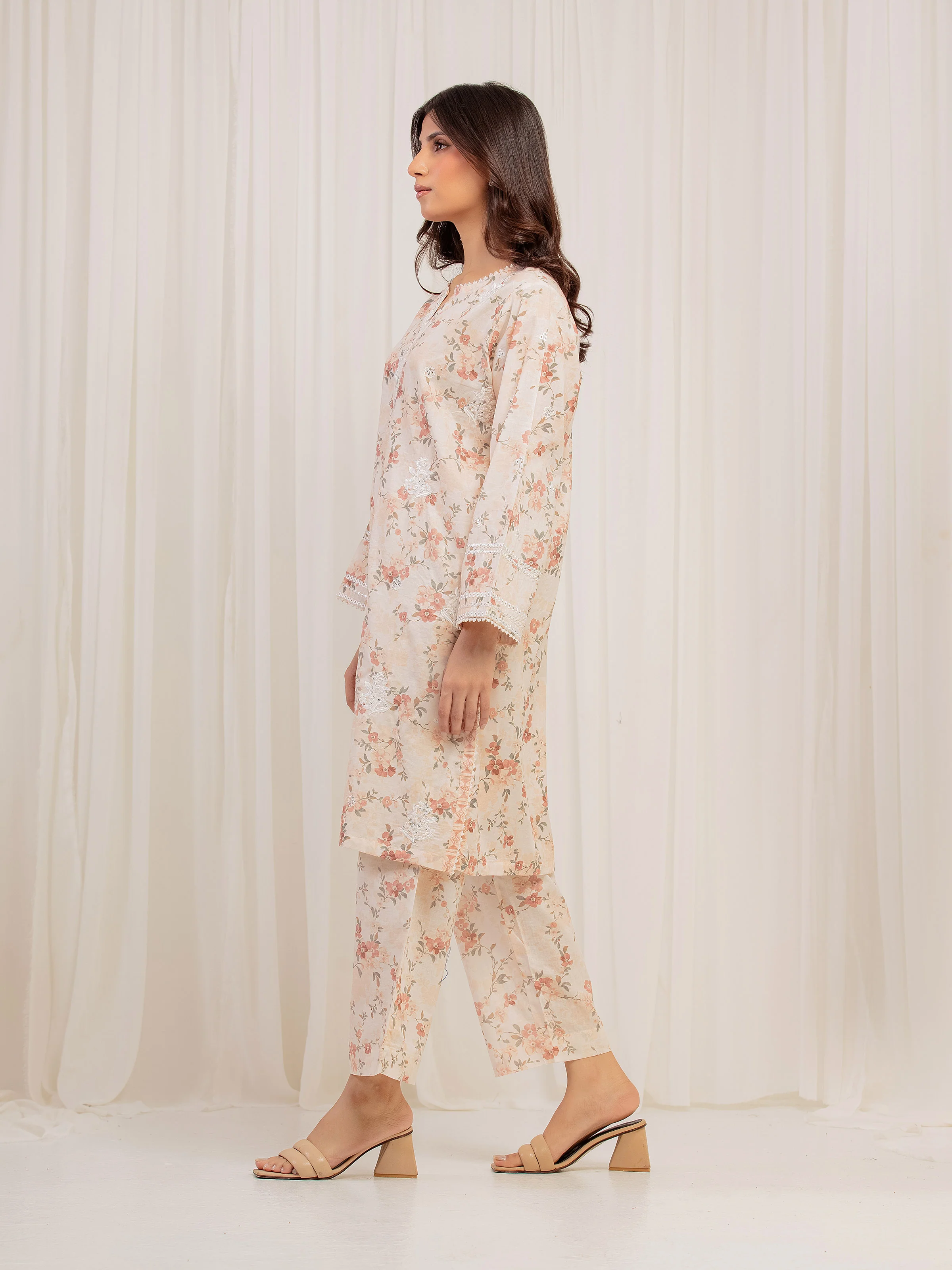Embroidered Lawn Co-Ord Set - EWTKE5-81907ST - Image 5