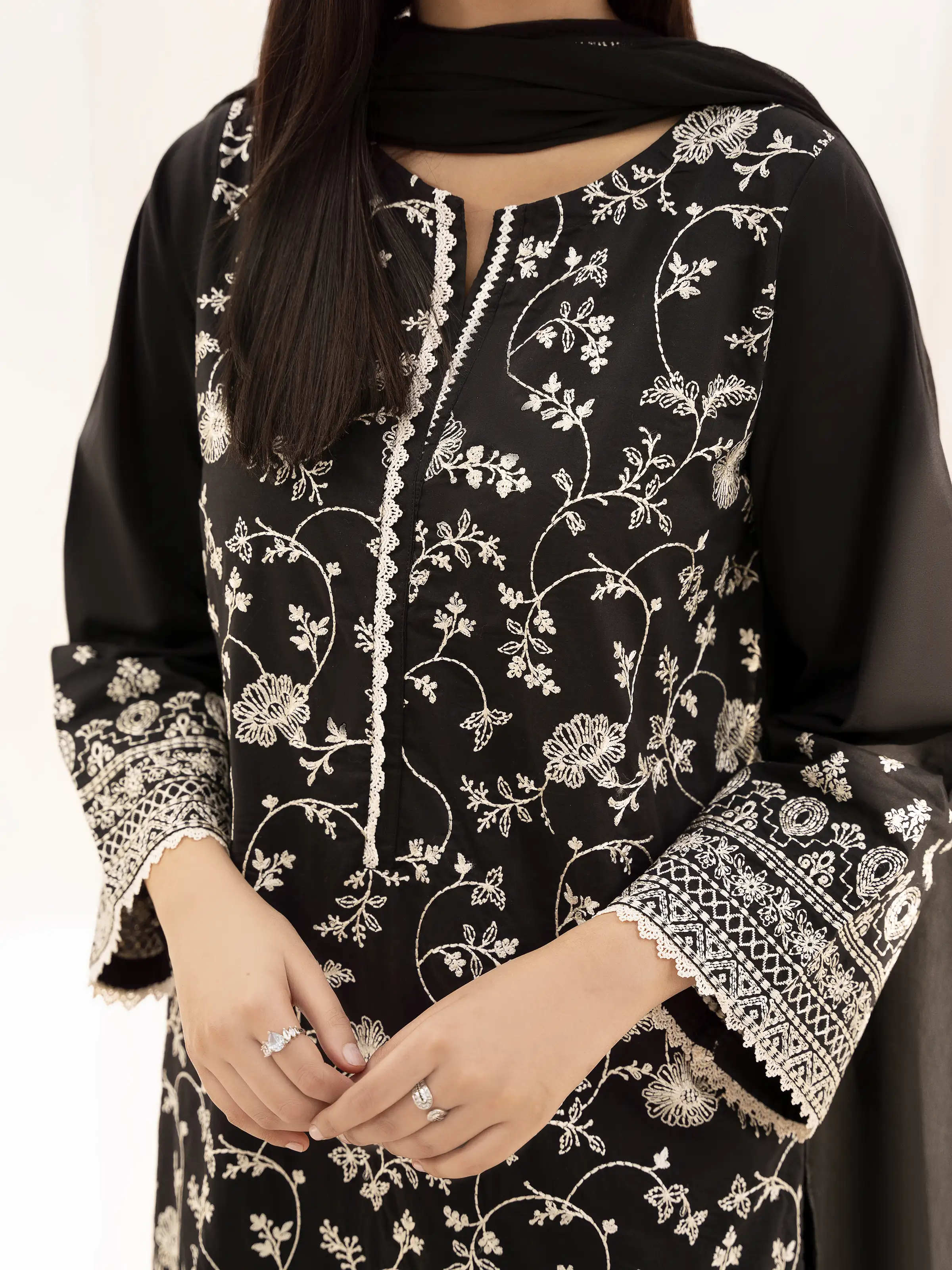 Embroidered Cambric Suit - EWTKE24-81054-3P - Image 3