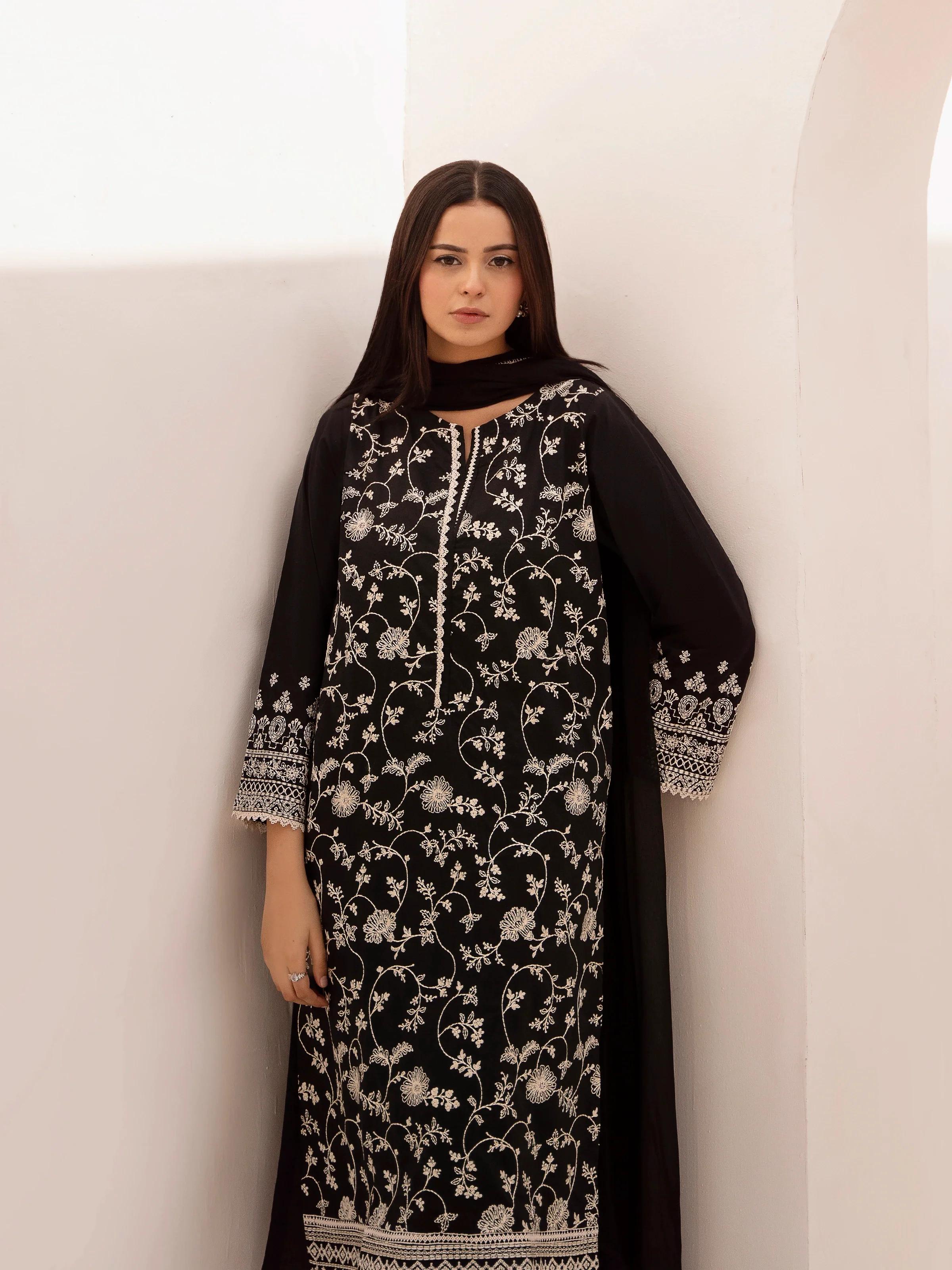 Embroidered Cambric Suit - EWTKE24-81054-3P - Image 4