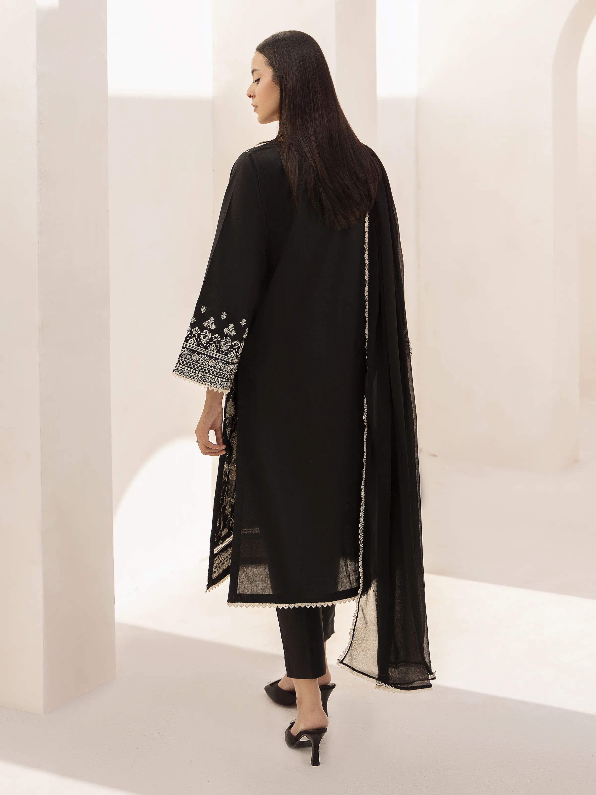 Embroidered Cambric Suit - EWTKE24-81054-3P - Image 7