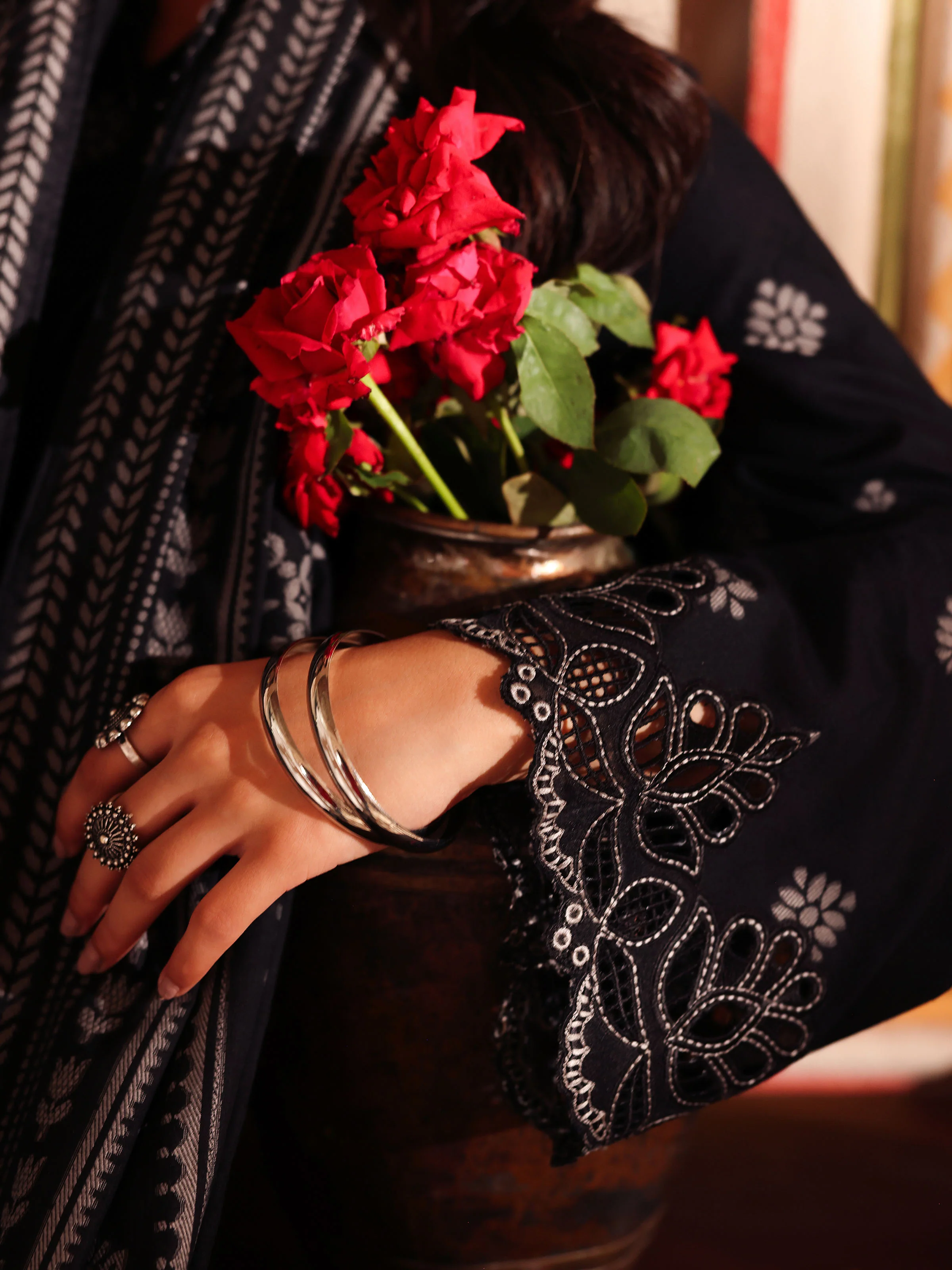 Embroidered Jacquard Suit - EWTKE5-81081-3P - Image 4