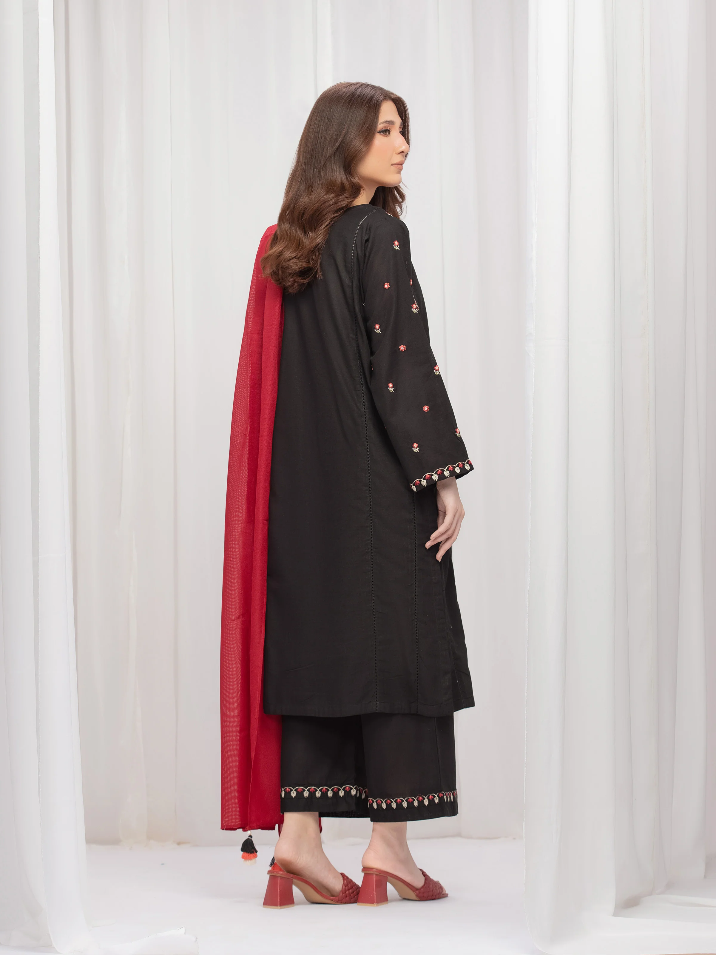 Embroidered Khaddar Suit - EWTKE24-81374-3P - Image 6