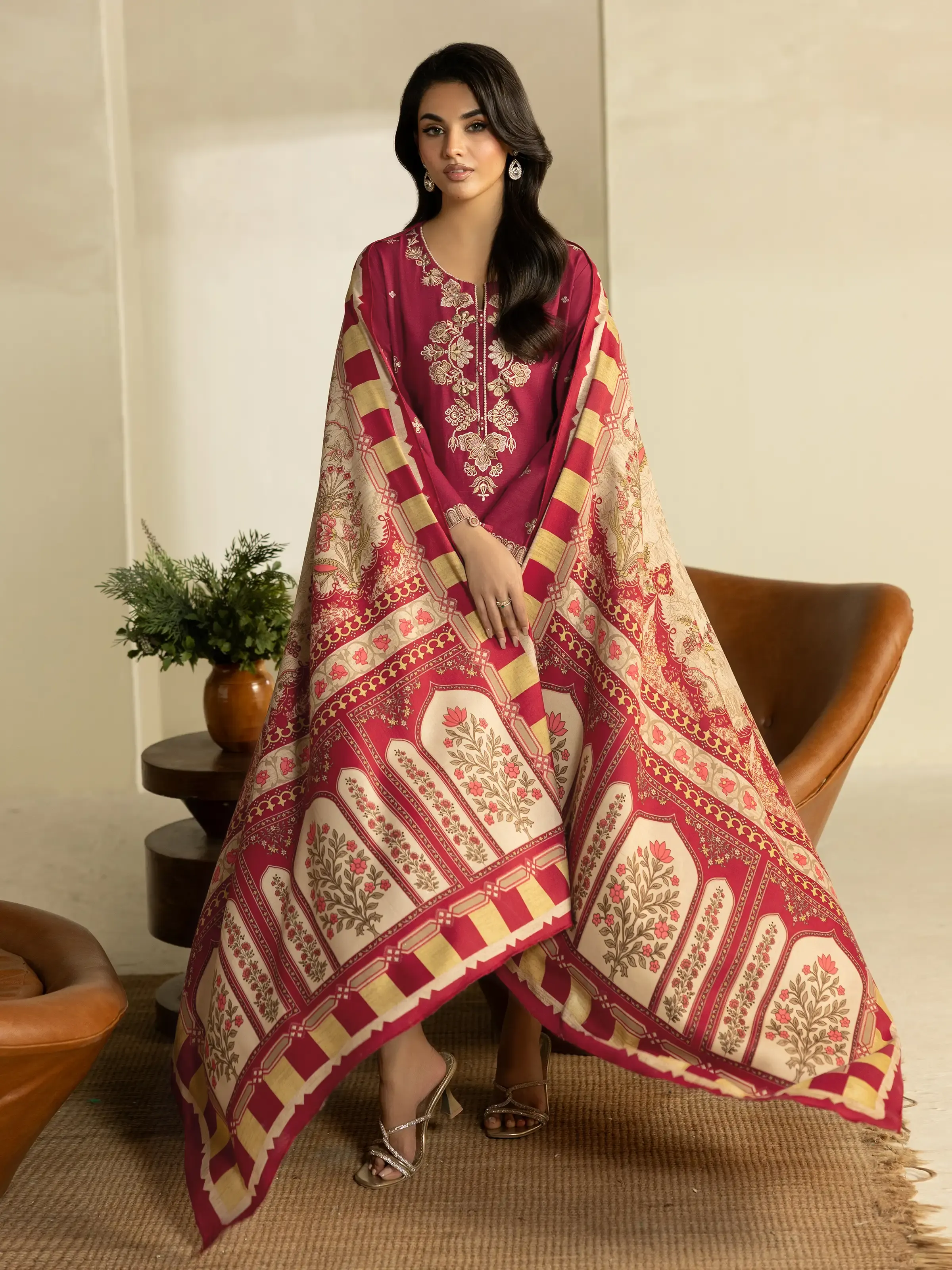Embroidered Khaddar Suit - EWTKED5-84012-3P - Image 4