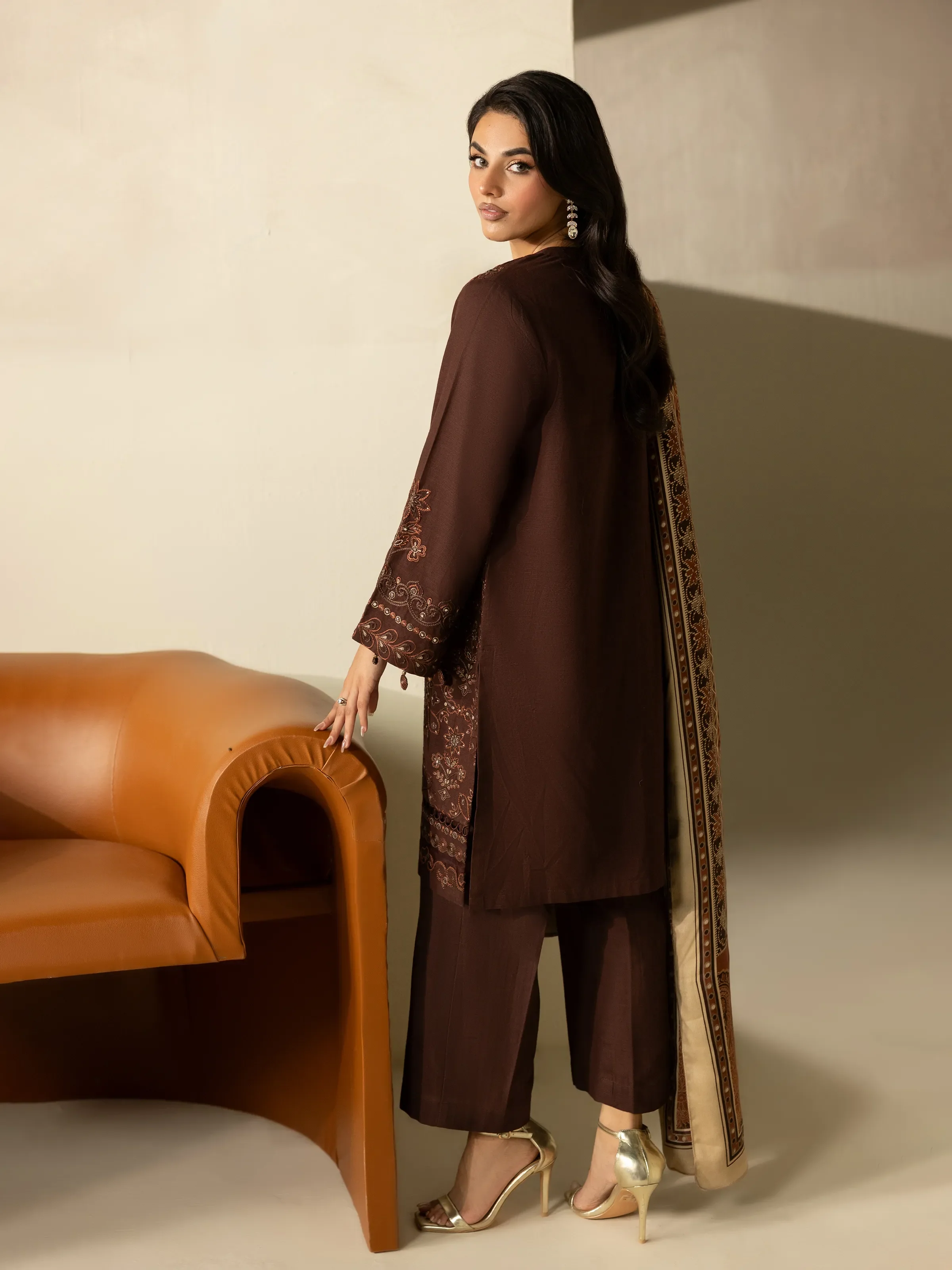 Embroidered Khaddar Suit - EWTKED5-84019-3P - Image 6