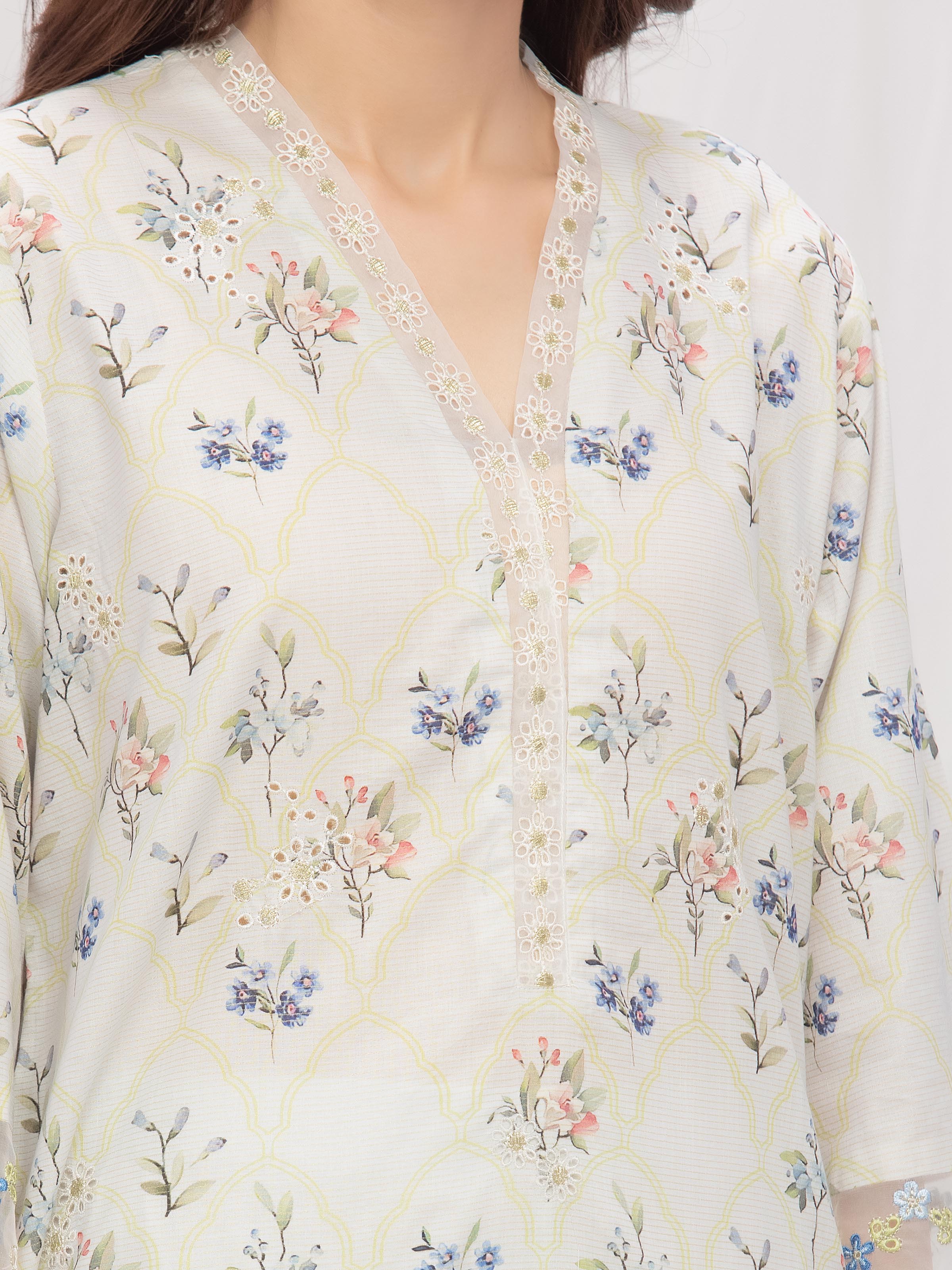 Embroidered Lawn Suit - EWTKE5-82337-3P - Image 4