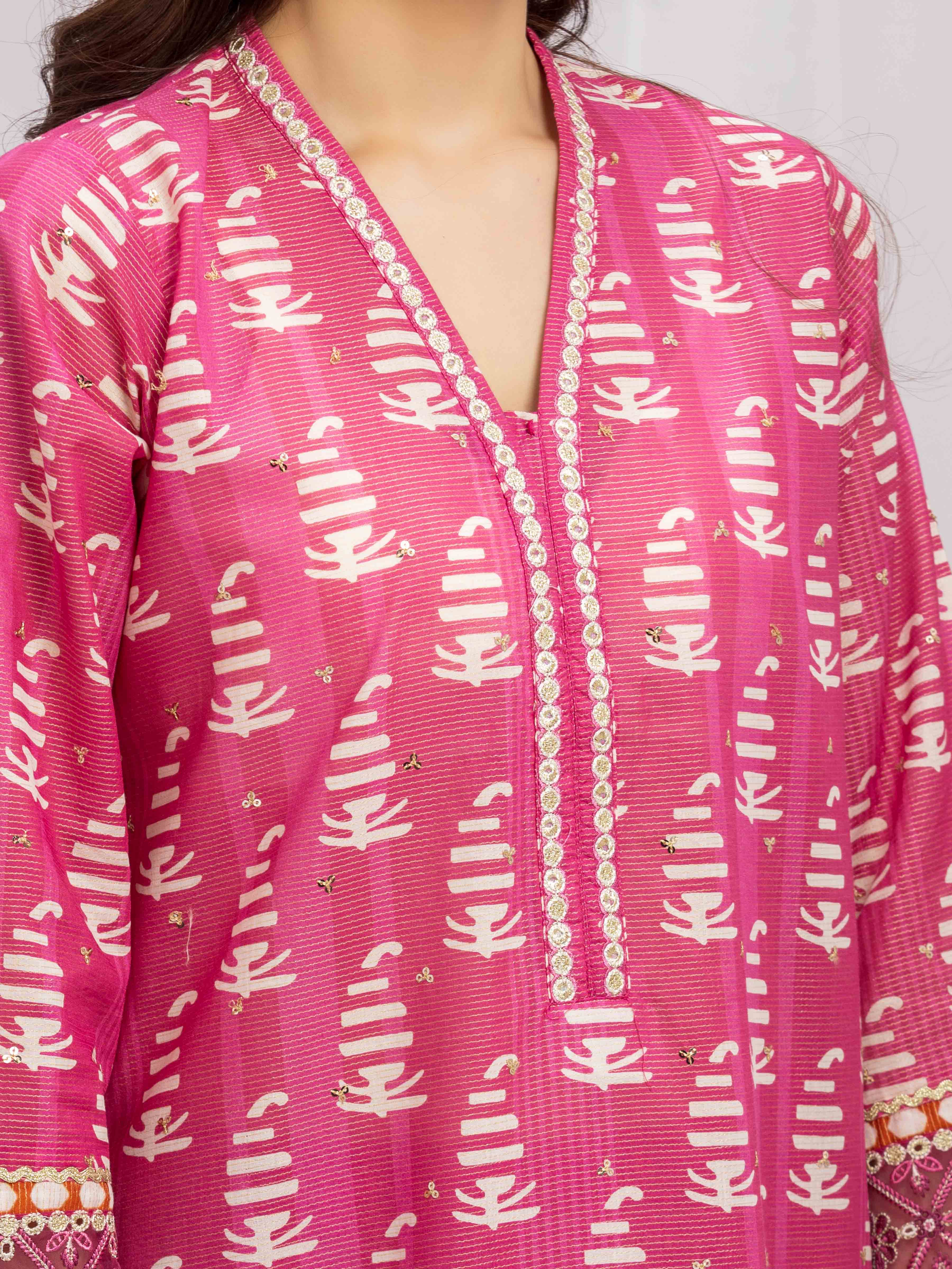 Embroidered Lawn Suit - EWTKE5-82348-3P - Image 3
