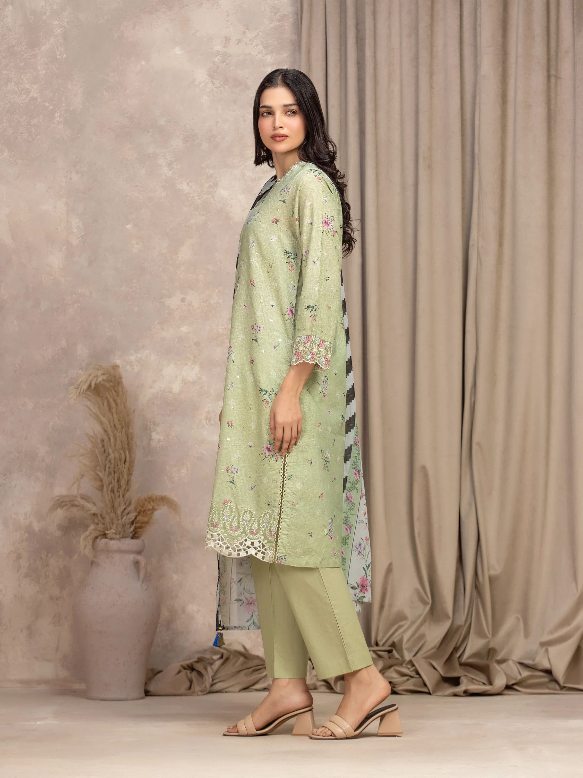 Embroidered Lawn Suit - EWTKE5-82349-3P - Image 5