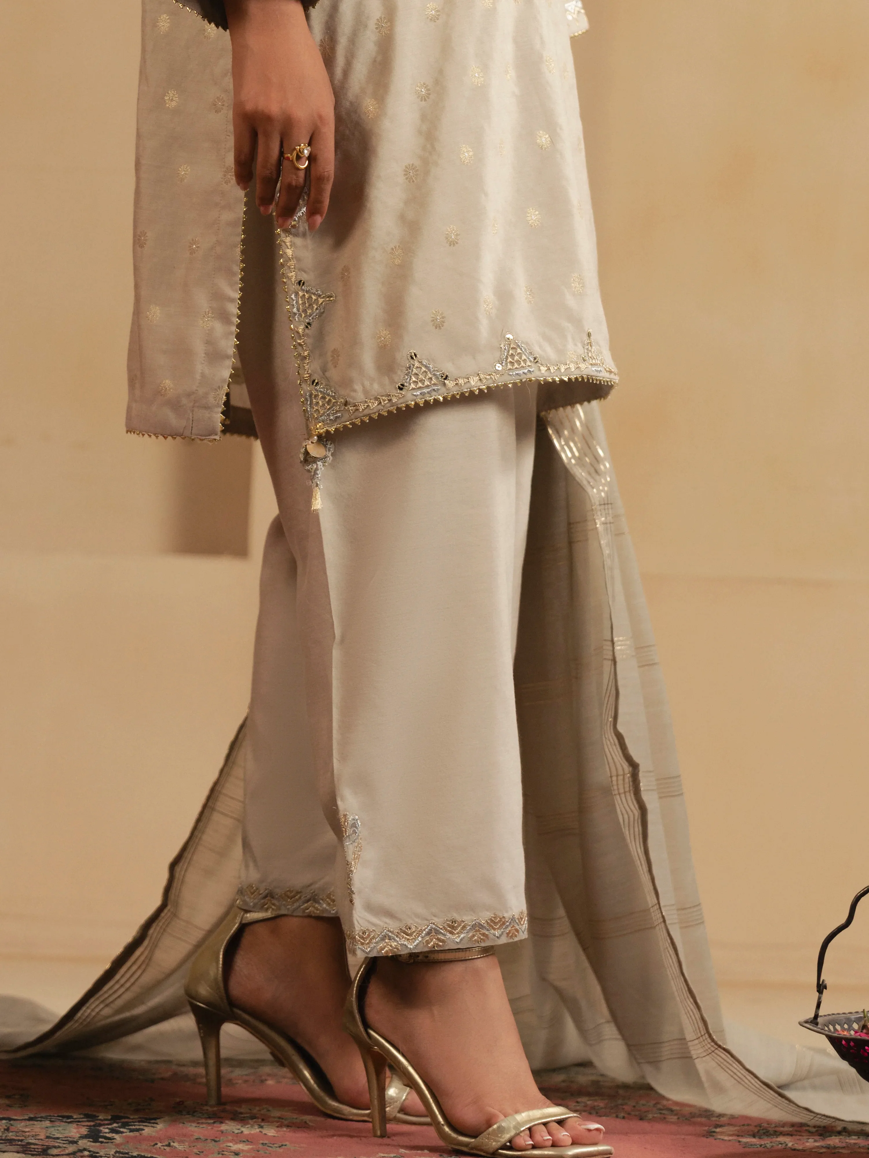 Embroidered Jacquard Suit - EWTKED6-86135-3P - Image 3