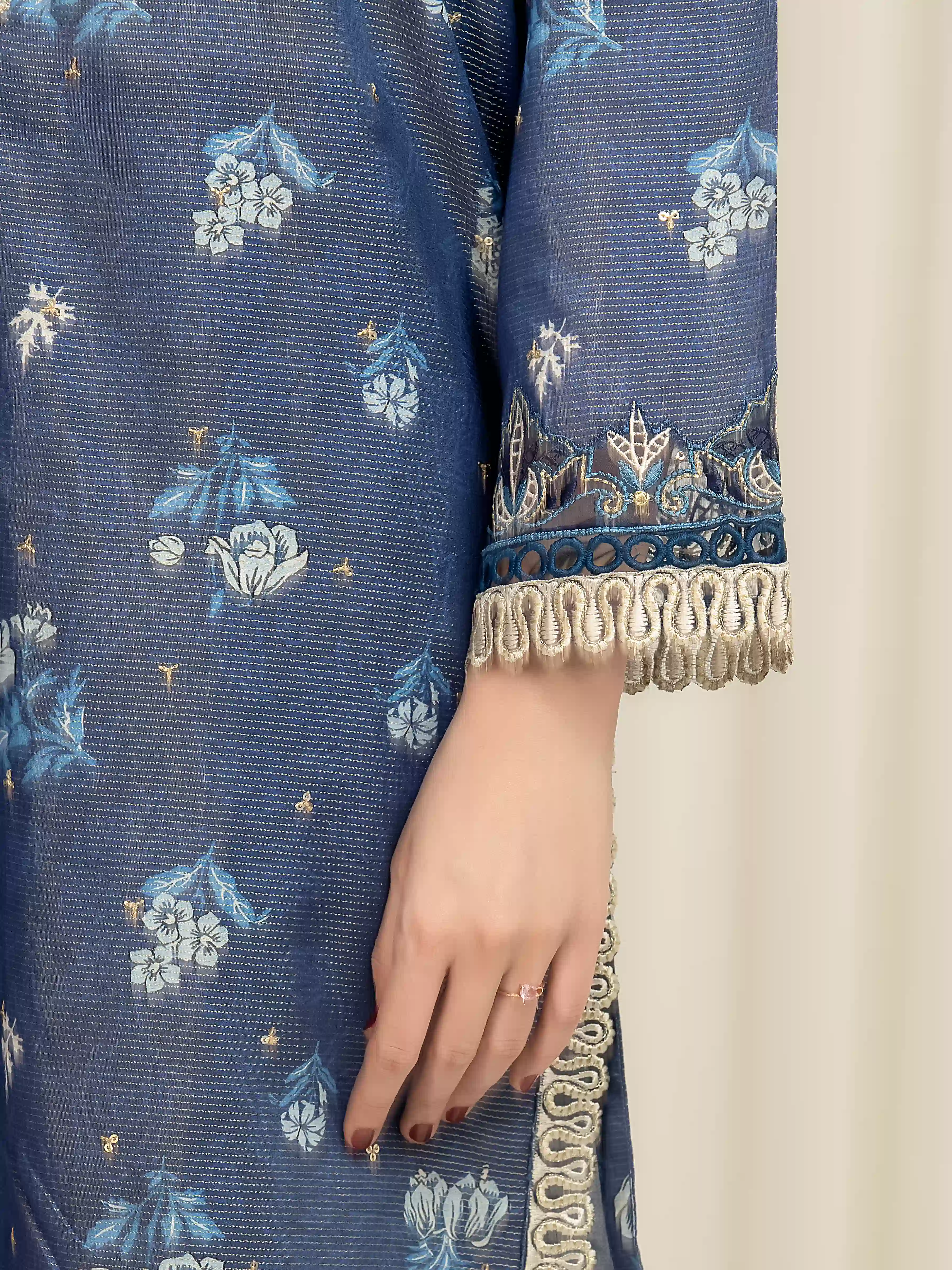 Embroidered Lawn Suit - EWTKE5-82332-3P - Image 4