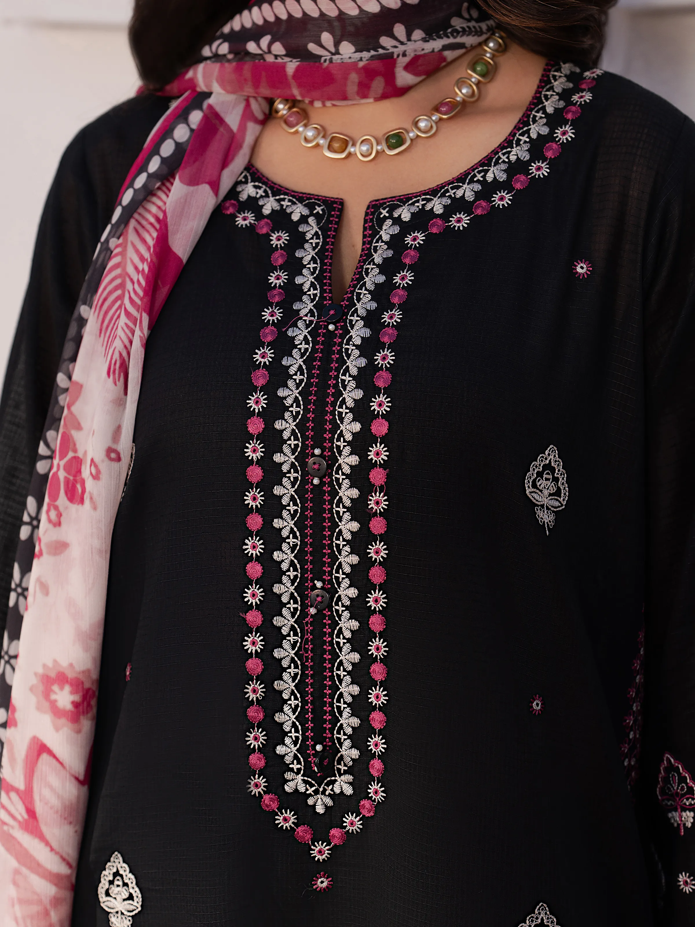 Embroidered Slub Lawn Suit - EWTKED5-82404-3P - Image 3