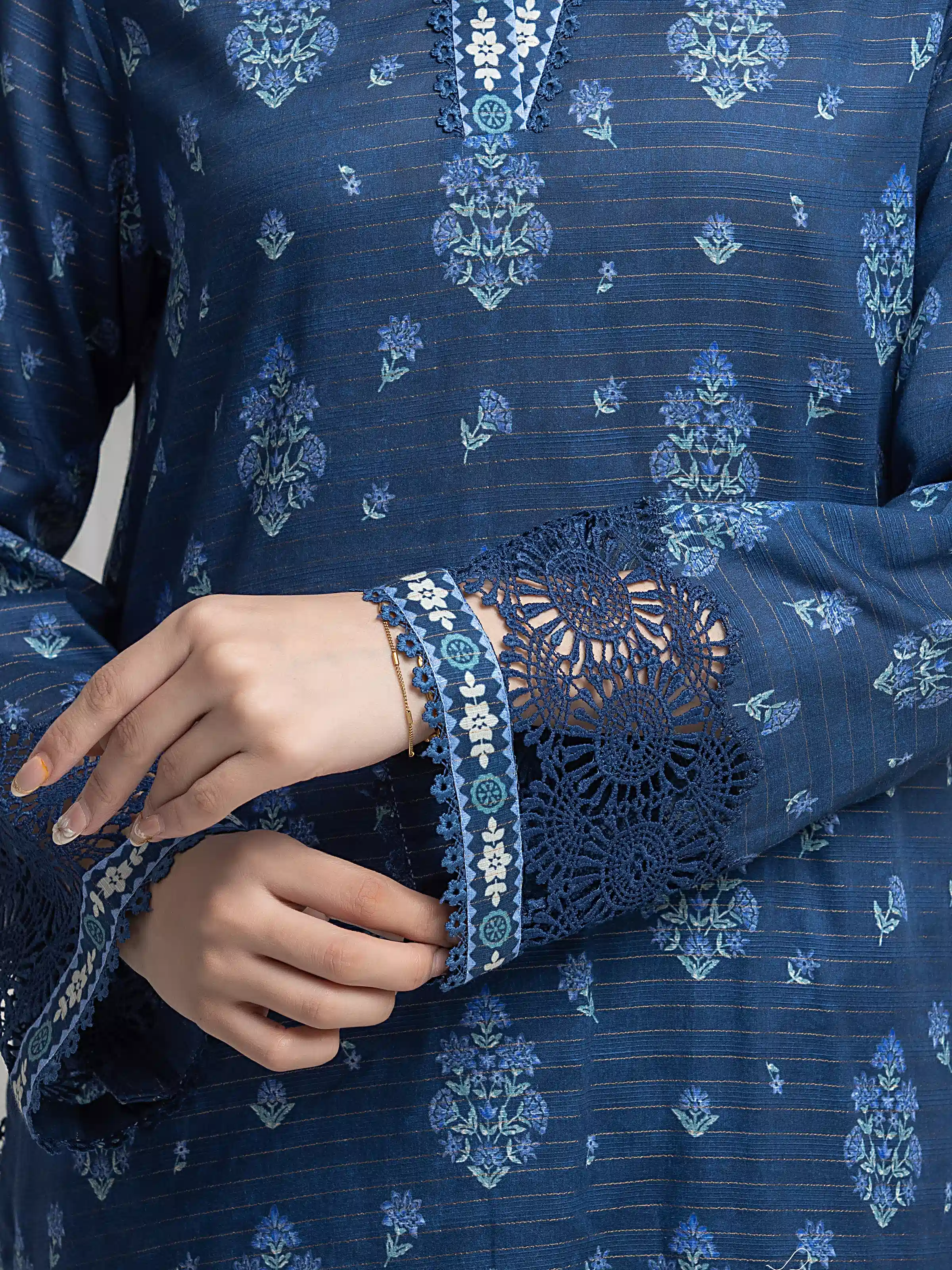 Printed Zari Lawn Suit - EWU6M6-104-3P - Image 3