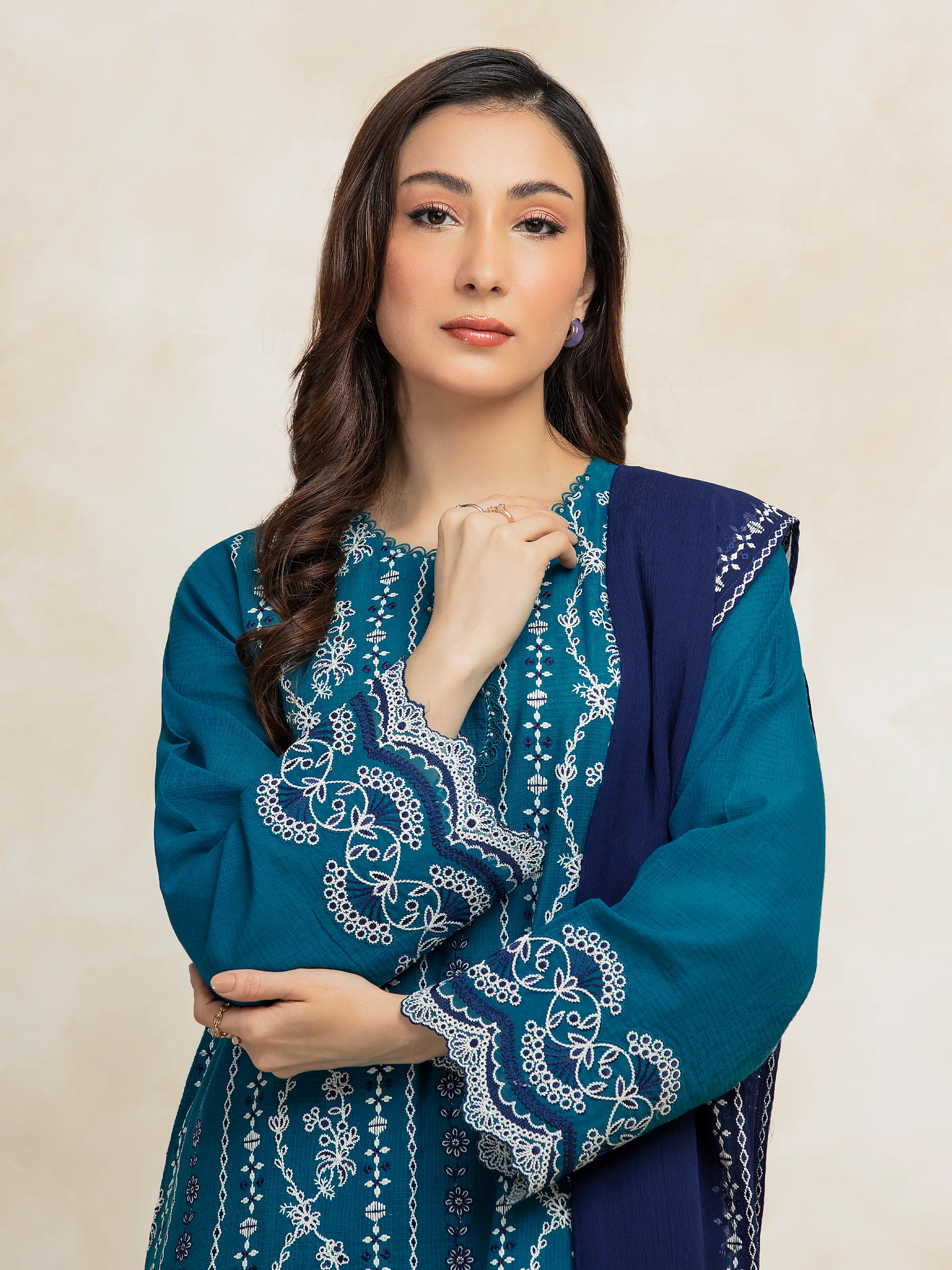 Embroidered Lawn Suit - EWU5V1-31223-3P - Image 3
